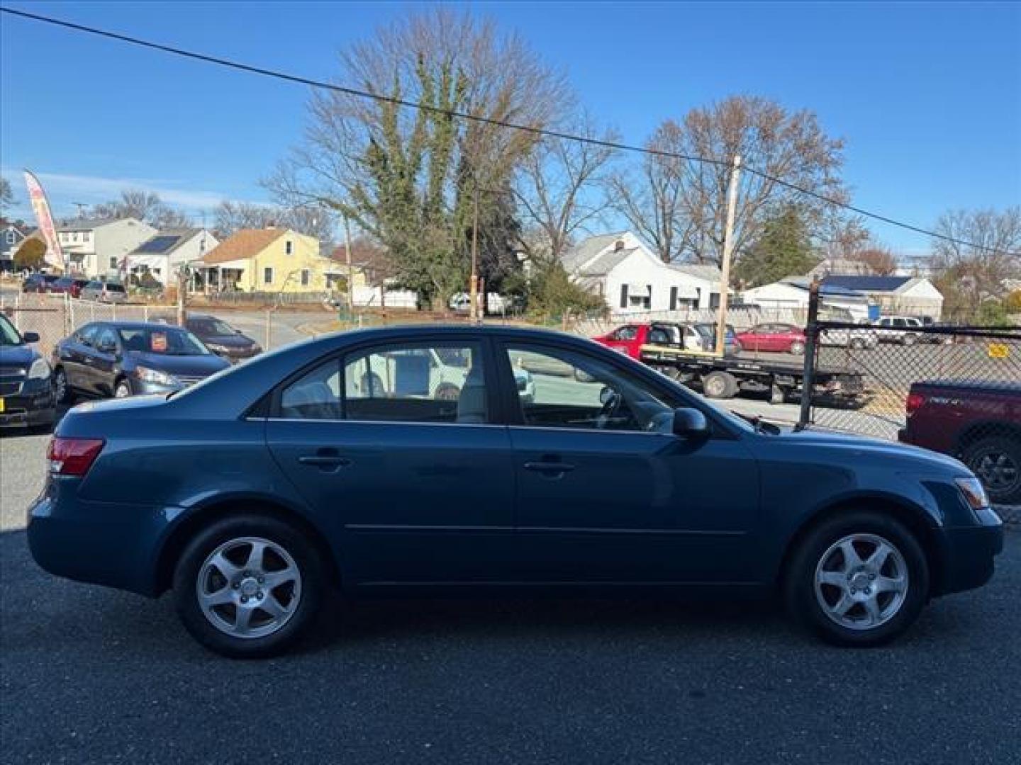 2006 Blue Hyundai SONATA GLS (5NPEU46C46H) with an 2.4L 4 Cylinder Fuel Injected engine, Automatic transmission, located at 50 Eastern Blvd., Essex, MD, 21221, (410) 686-3444, 39.304367, -76.484947 - Photo#5