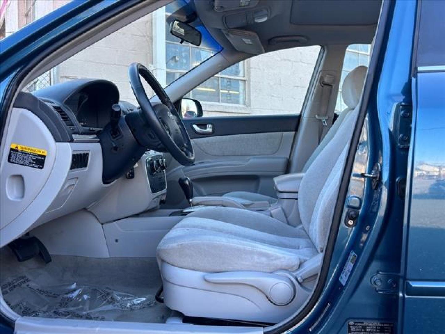 2006 Blue Hyundai SONATA GLS (5NPEU46C46H) with an 2.4L 4 Cylinder Fuel Injected engine, Automatic transmission, located at 50 Eastern Blvd., Essex, MD, 21221, (410) 686-3444, 39.304367, -76.484947 - Photo#10