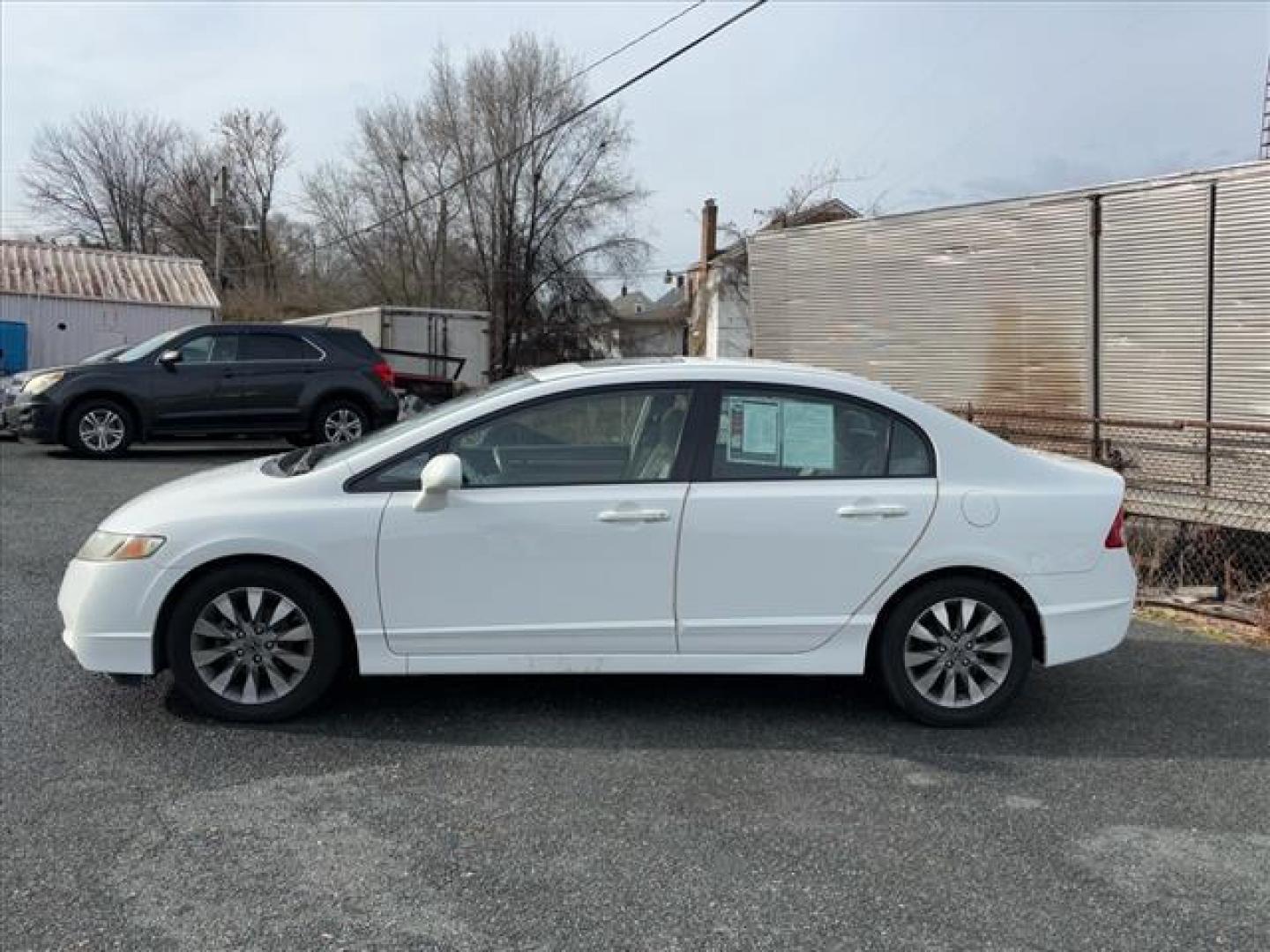 2011 White Honda Civic EX (2HGFA1F85BH) with an 1.8L 1.8L I4 140hp 128ft. lbs. Fuel Injected engine, 5-Speed Automatic transmission, located at 50 Eastern Blvd., Essex, MD, 21221, (410) 686-3444, 39.304367, -76.484947 - Photo#1