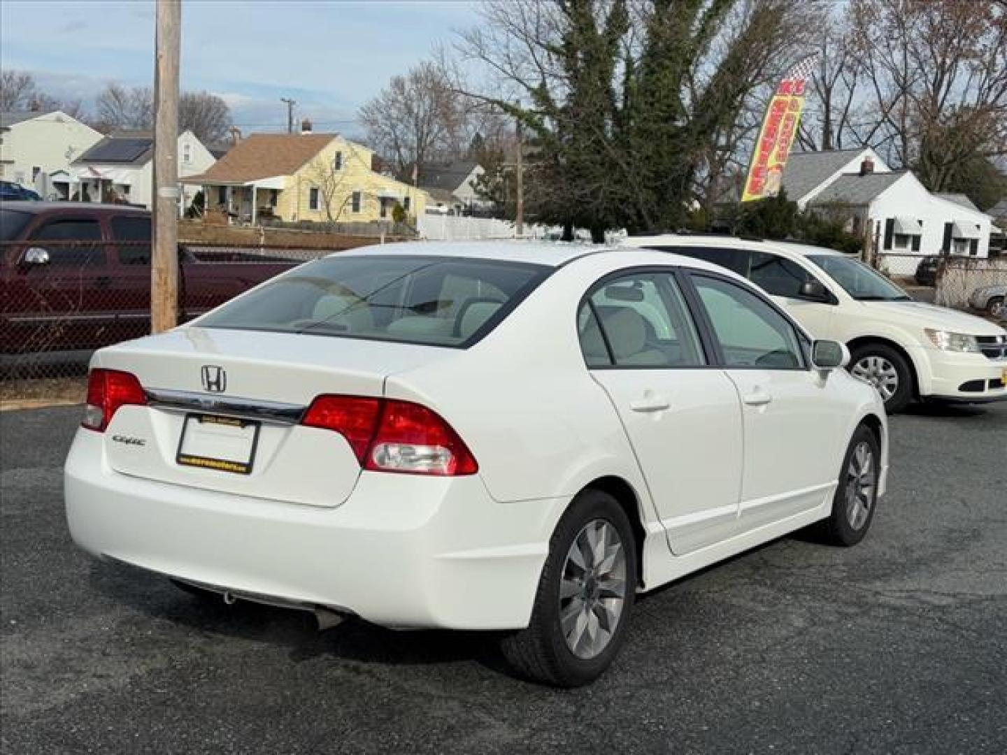 2011 White Honda Civic EX (2HGFA1F85BH) with an 1.8L 1.8L I4 140hp 128ft. lbs. Fuel Injected engine, 5-Speed Automatic transmission, located at 50 Eastern Blvd., Essex, MD, 21221, (410) 686-3444, 39.304367, -76.484947 - Photo#4