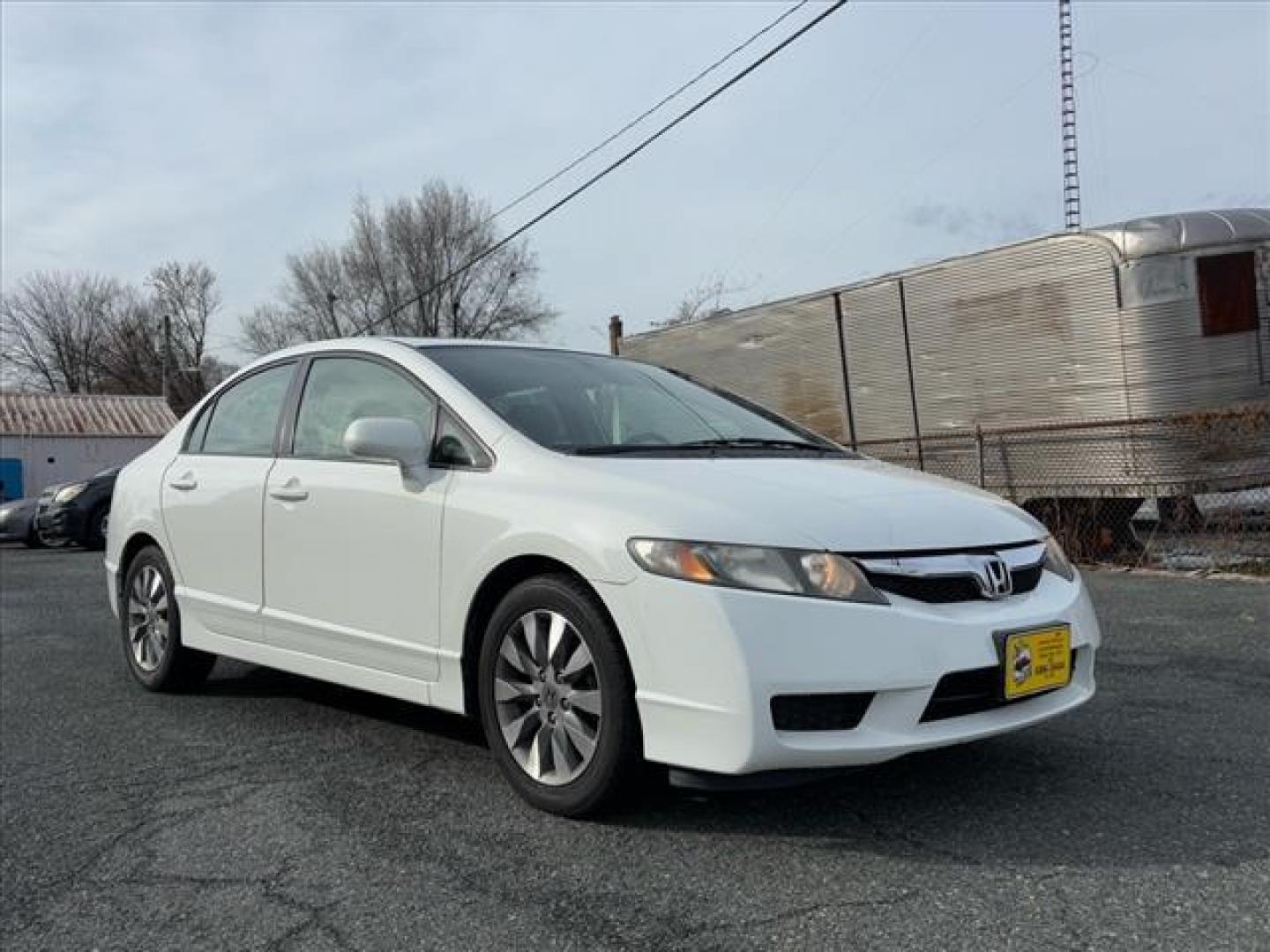 2011 White Honda Civic EX (2HGFA1F85BH) with an 1.8L 1.8L I4 140hp 128ft. lbs. Fuel Injected engine, 5-Speed Automatic transmission, located at 50 Eastern Blvd., Essex, MD, 21221, (410) 686-3444, 39.304367, -76.484947 - Photo#6