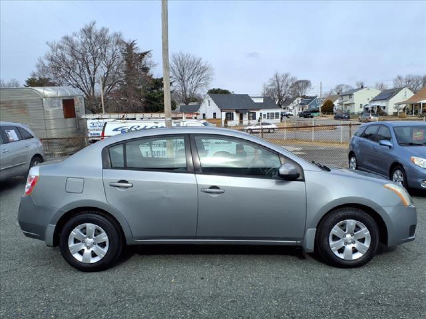 2007 Silver Nissan Sentra 2.0 (3N1AB61E77L) with an 2.0L 2.0L I4 140hp 147ft. lbs. Sequential-Port F.I. engine, CVT transmission, located at 50 Eastern Blvd., Essex, MD, 21221, (410) 686-3444, 39.304367, -76.484947 - Photo#5