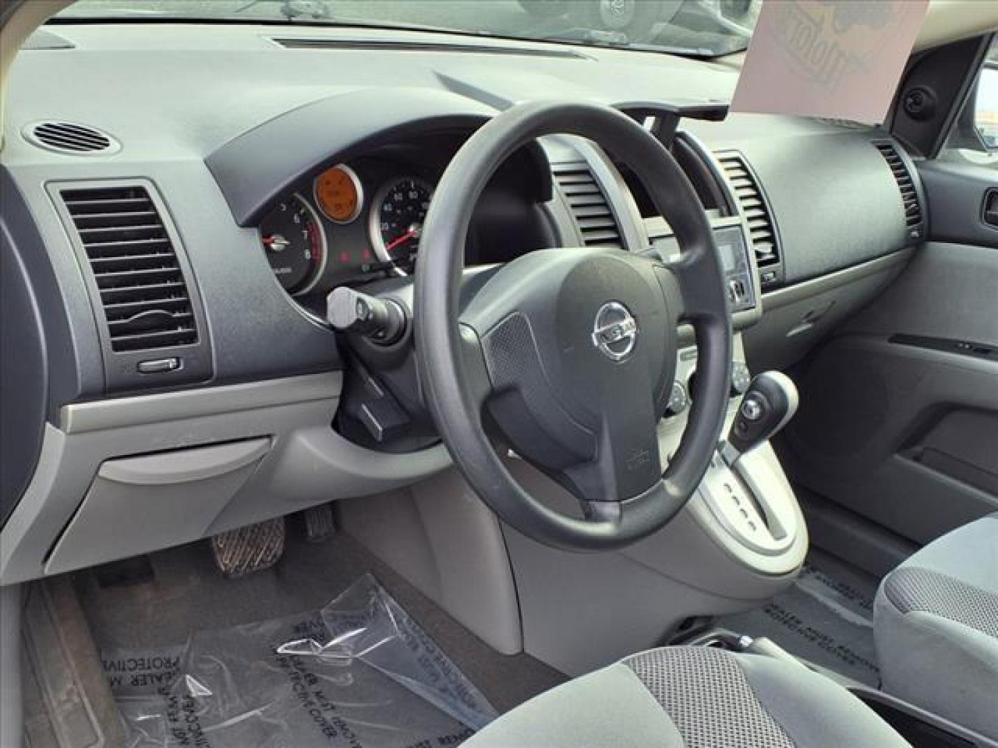 2007 Silver Nissan Sentra 2.0 (3N1AB61E77L) with an 2.0L 2.0L I4 140hp 147ft. lbs. Sequential-Port F.I. engine, CVT transmission, located at 50 Eastern Blvd., Essex, MD, 21221, (410) 686-3444, 39.304367, -76.484947 - Photo#9