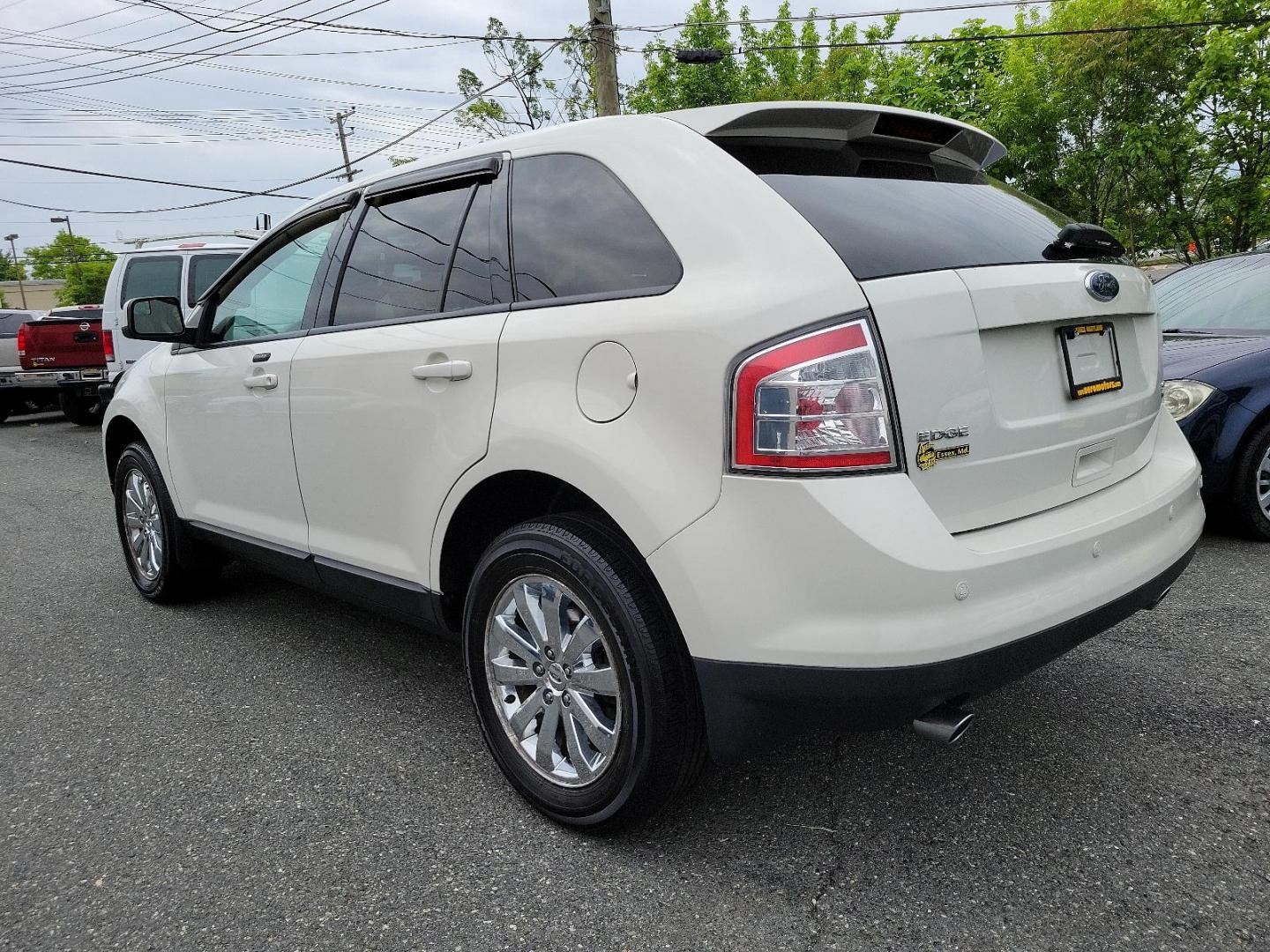 2009 White Platinum Tri-Coat - UG /Medium light stone - 2L Ford Edge SEL (2FMDK48C19B) with an 3.5L V6 DURATEC ENGINE engine, located at 50 Eastern Blvd., Essex, MD, 21221, (410) 686-3444, 39.304367, -76.484947 - Step into sophistication with this 2009 Ford Edge SEL, a masterpiece of design and performance. Outshining competitors, it's distinctively finished in a White Platinum Tri-Coat - UG exterior, matched flawlessly by a Medium Light Stone - 2L interior. The dynamic All-Wheel Drive (AWD) capability ensur - Photo#5