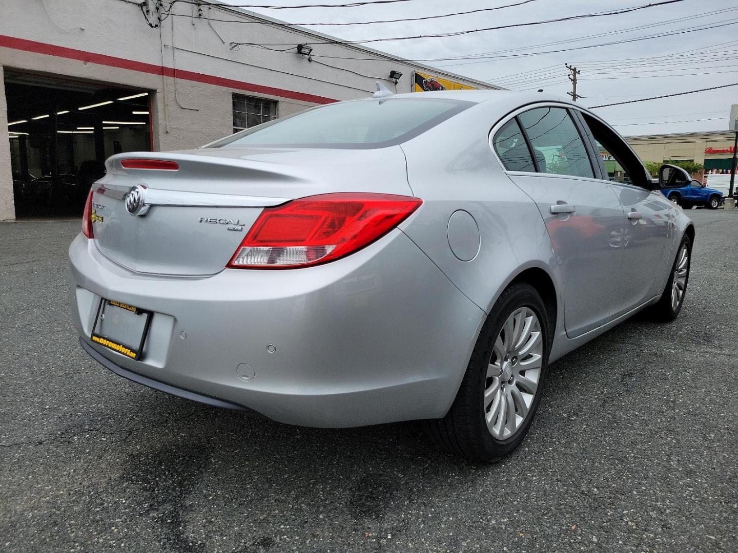 2011 Quicksilver Metallic - GAN /Ebony - AFA Buick Regal CXL RL4 (W04GS5EC2B1) with an ENGINE, 2.4L ECOTEC DOHC, 4-CYLINDER SIDI (SPARK IGNITION DIRECT INJECTION) WITH VVT (VARIABLE VALVE TIMING) engine, located at 50 Eastern Blvd., Essex, MD, 21221, (410) 686-3444, 39.304367, -76.484947 - Drive in style and comfort with this 2011 Buick Regal CXL RL4 sedan, an exemplar of automotive prestige and innovation. Limited in availability, this gem features a robust 2.4L ECOTEC DOHC, 4-cylinder SIDI engine complete with Spark Ignition Direct Injection and Variable Valve Timing for seamless po - Photo#3