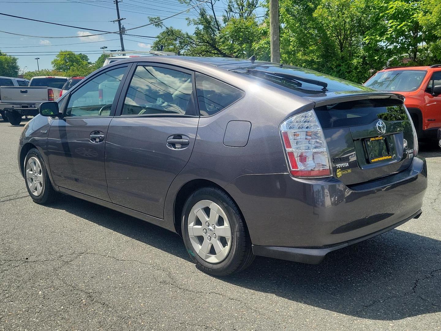 2008 Magnetic Gray Metallic - 1G3 /Dark Gray - 11 Toyota Prius Base (JTDKB20U683) with an 1.5L DOHC EFI VVT-i 16-valve 4-cyl engine engine, located at 50 Eastern Blvd., Essex, MD, 21221, (410) 686-3444, 39.304367, -76.484947 - Featuring a 1.5L DOHC EFI VVT-i 16-valve 4-cylinder engine, this 2008 Toyota Prius Base 5dr hb base (natl) promises high performance and reliability. Adorned in a Magnetic Gray Metallic - 1G3 exterior, this vehicle exudes sophistication and style. The interior boasts a sleek Dark Gray - 11 theme tha - Photo#5