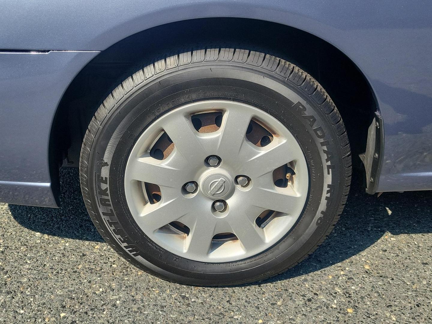 2000 Deja Blue Metallic - BT1 /Stone - X Nissan Sentra GXE (3N1CB51D2YL) with an 1.8L DOHC 16-valve 4-cyl engine engine, located at 50 Eastern Blvd., Essex, MD, 21221, (410) 686-3444, 39.304367, -76.484947 - Introducing the 2000 Nissan Sentra, a blend of performance, functionality, and style. This compact sedan, a standout in its class, boasts a stunning blue exterior that adds a pop of colour to its well-crafted aesthetic. The Sentra is equipped with advanced Japanese engineering known for reliability - Photo#7