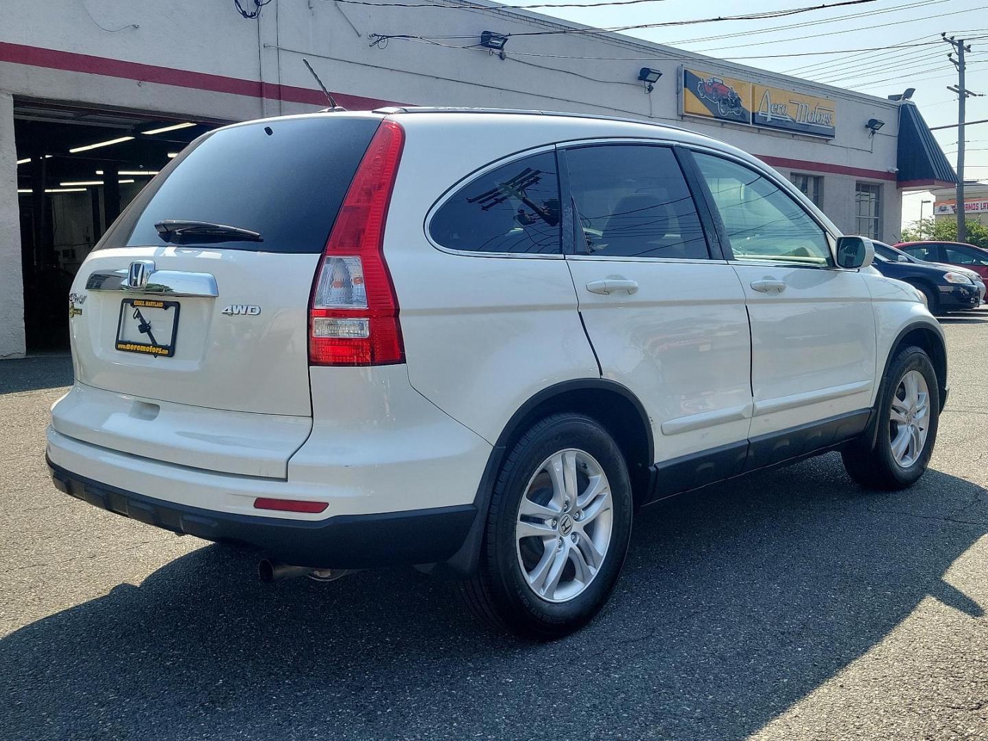 2011 Taffeta White - WH /Gray - GR Honda CR-V EX-L (5J6RE4H71BL) with an 2.4L DOHC MPFI 16-valve i-VTEC I4 engine engine, located at 50 Eastern Blvd., Essex, MD, 21221, (410) 686-3444, 39.304367, -76.484947 - Photo#3