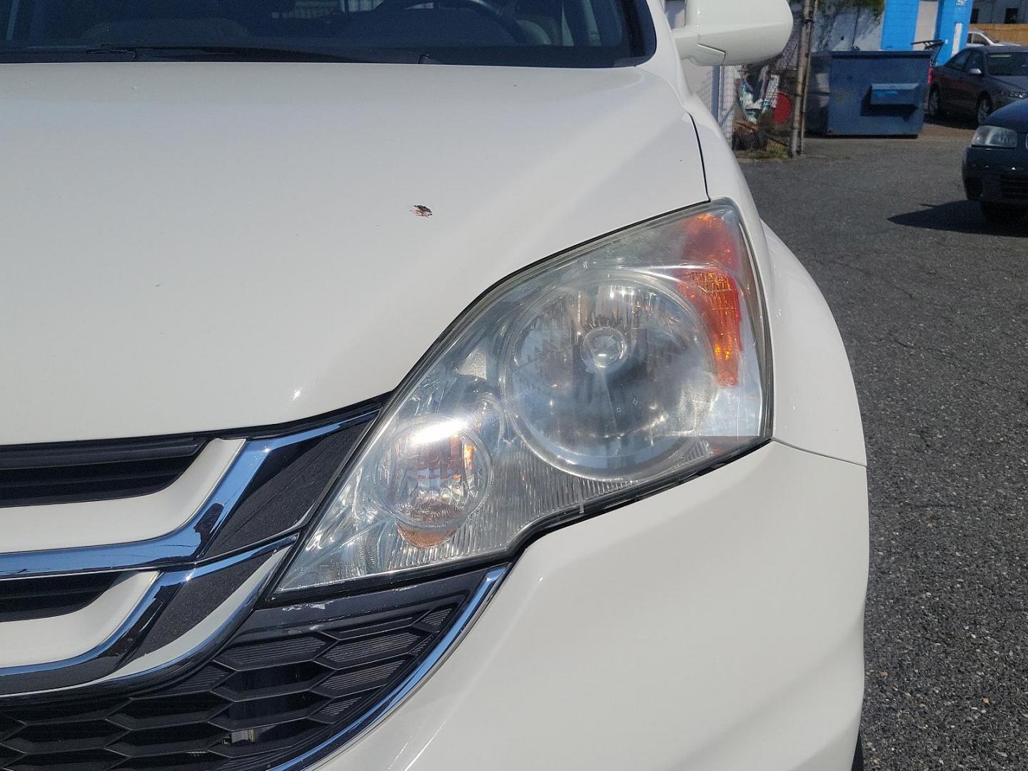 2011 Taffeta White - WH /Gray - GR Honda CR-V EX-L (5J6RE4H71BL) with an 2.4L DOHC MPFI 16-valve i-VTEC I4 engine engine, located at 50 Eastern Blvd., Essex, MD, 21221, (410) 686-3444, 39.304367, -76.484947 - Photo#8