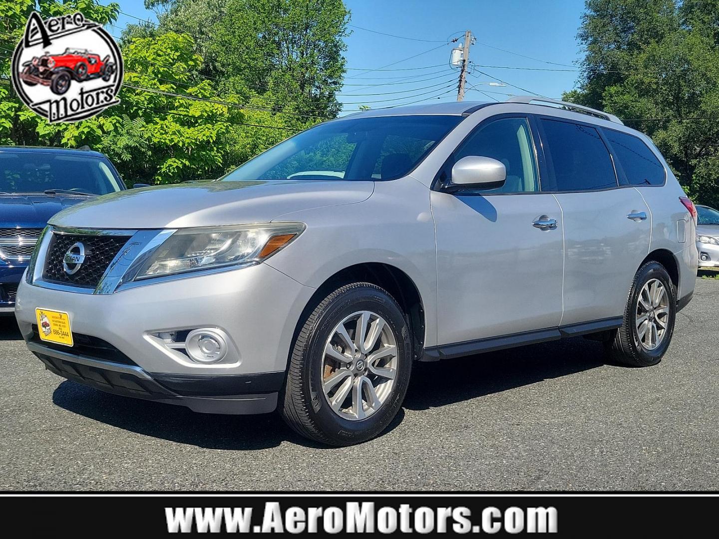 2013 Brilliant Silver - K23 /Charcoal - G Nissan Pathfinder SV (5N1AR2MM9DC) with an 3.5L V6 engine engine, located at 50 Eastern Blvd., Essex, MD, 21221, (410) 686-3444, 39.304367, -76.484947 - Experience the perfect blend of utility, performance, and style in this 2013 Nissan Pathfinder SV 4WD 4DR SV. In an attention-grabbing Brilliant Silver - K23 exterior finish, it not only looks impressive but performs incredibly on all terrains, thanks to the 4WD capability. Powering this robust vehi - Photo#0