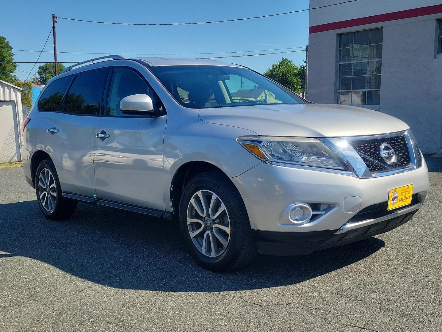 2013 Brilliant Silver - K23 /Charcoal - G Nissan Pathfinder SV (5N1AR2MM9DC) with an 3.5L V6 engine engine, located at 50 Eastern Blvd., Essex, MD, 21221, (410) 686-3444, 39.304367, -76.484947 - Experience the perfect blend of utility, performance, and style in this 2013 Nissan Pathfinder SV 4WD 4DR SV. In an attention-grabbing Brilliant Silver - K23 exterior finish, it not only looks impressive but performs incredibly on all terrains, thanks to the 4WD capability. Powering this robust vehi - Photo#2