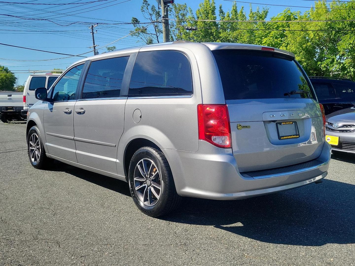 2016 Billet Silver Metallic Clearcoat - PSC /Black/Light Graystone - CLX1 Dodge Grand Caravan SXT Plus (2C4RDGCG7GR) with an ENGINE: 3.6L V6 24V VVT FLEXFUEL engine, located at 50 Eastern Blvd., Essex, MD, 21221, (410) 686-3444, 39.304367, -76.484947 - Experience the ultimate blend of versatility, comfort, and style with our 2016 Dodge Grand Caravan SXT Plus. Dressed in a striking Billet Silver Metallic Clearcoat - PSC exterior with a sophisticated Black/Light Graystone - CLX1 interior, this van makes a bold statement. The heart of this Caravan is - Photo#5