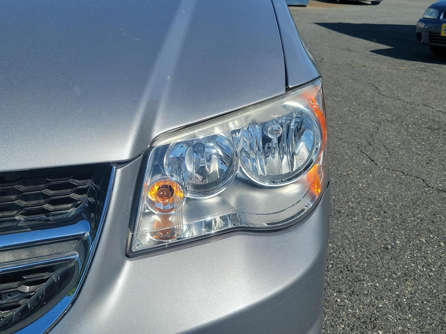 2016 Billet Silver Metallic Clearcoat - PSC /Black/Light Graystone - CLX1 Dodge Grand Caravan SXT Plus (2C4RDGCG7GR) with an ENGINE: 3.6L V6 24V VVT FLEXFUEL engine, located at 50 Eastern Blvd., Essex, MD, 21221, (410) 686-3444, 39.304367, -76.484947 - Experience the ultimate blend of versatility, comfort, and style with our 2016 Dodge Grand Caravan SXT Plus. Dressed in a striking Billet Silver Metallic Clearcoat - PSC exterior with a sophisticated Black/Light Graystone - CLX1 interior, this van makes a bold statement. The heart of this Caravan is - Photo#8