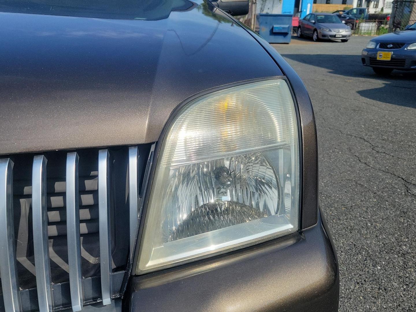 2008 White Chocolate Tri-Coat - PV /Camel - C Mercury Mountaineer (4M2EU47E38U) with an 4.0L SOHC 12-VALVE V6 ENGINE engine, located at 50 Eastern Blvd., Essex, MD, 21221, (410) 686-3444, 39.304367, -76.484947 - Presenting a stunning 2008 Mercury Mountaineer AWD 4Dr V6, a blend of power, luxury, and style. This captivating vehicle, with its gorgeous White Chocolate Tri-Coat PV exterior, turns heads everywhere it goes. The chic, camel-colored interior radiates a vibe of elegance while also ensuring an indulg - Photo#8