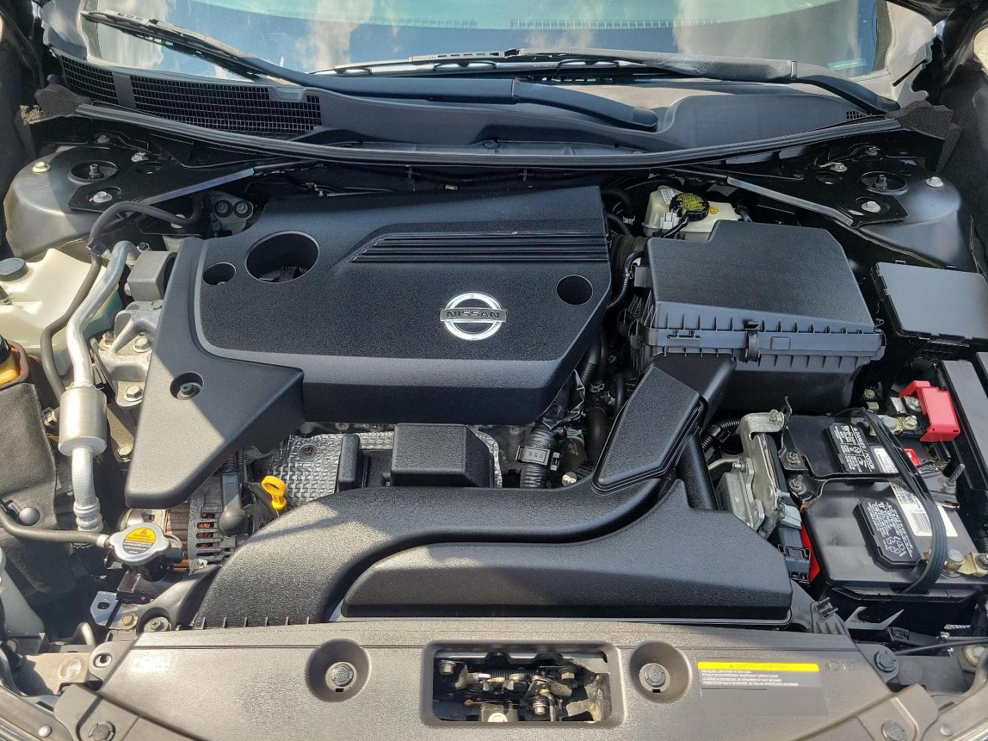 2014 Super Black - KH3 /Charcoal - G Nissan Altima 2.5 SV (1N4AL3AP9EC) with an Engine: 2.5L DOHC 16-Valve I-4 engine, located at 50 Eastern Blvd., Essex, MD, 21221, (410) 686-3444, 39.304367, -76.484947 - Step into the realm of reliability and efficiency with this splendid 2014 Nissan Altima 2.5 SV. This four-door sedan houses a 2.5L DOHC 16-Valve I-4 engine under its hood, promising standout performance and fuel efficiency. Painted in a striking super black exterior, the transeasonal hue exhibits a - Photo#20