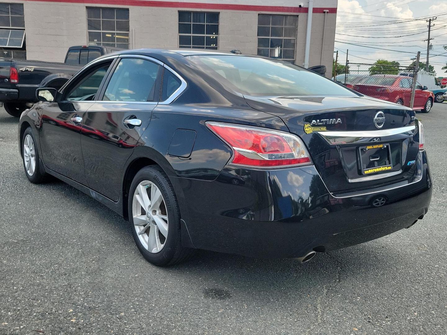 2014 Super Black - KH3 /Charcoal - G Nissan Altima 2.5 SV (1N4AL3AP9EC) with an Engine: 2.5L DOHC 16-Valve I-4 engine, located at 50 Eastern Blvd., Essex, MD, 21221, (410) 686-3444, 39.304367, -76.484947 - Step into the realm of reliability and efficiency with this splendid 2014 Nissan Altima 2.5 SV. This four-door sedan houses a 2.5L DOHC 16-Valve I-4 engine under its hood, promising standout performance and fuel efficiency. Painted in a striking super black exterior, the transeasonal hue exhibits a - Photo#3