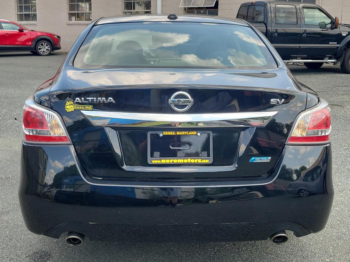 2014 Super Black - KH3 /Charcoal - G Nissan Altima 2.5 SV (1N4AL3AP9EC) with an Engine: 2.5L DOHC 16-Valve I-4 engine, located at 50 Eastern Blvd., Essex, MD, 21221, (410) 686-3444, 39.304367, -76.484947 - Step into the realm of reliability and efficiency with this splendid 2014 Nissan Altima 2.5 SV. This four-door sedan houses a 2.5L DOHC 16-Valve I-4 engine under its hood, promising standout performance and fuel efficiency. Painted in a striking super black exterior, the transeasonal hue exhibits a - Photo#4