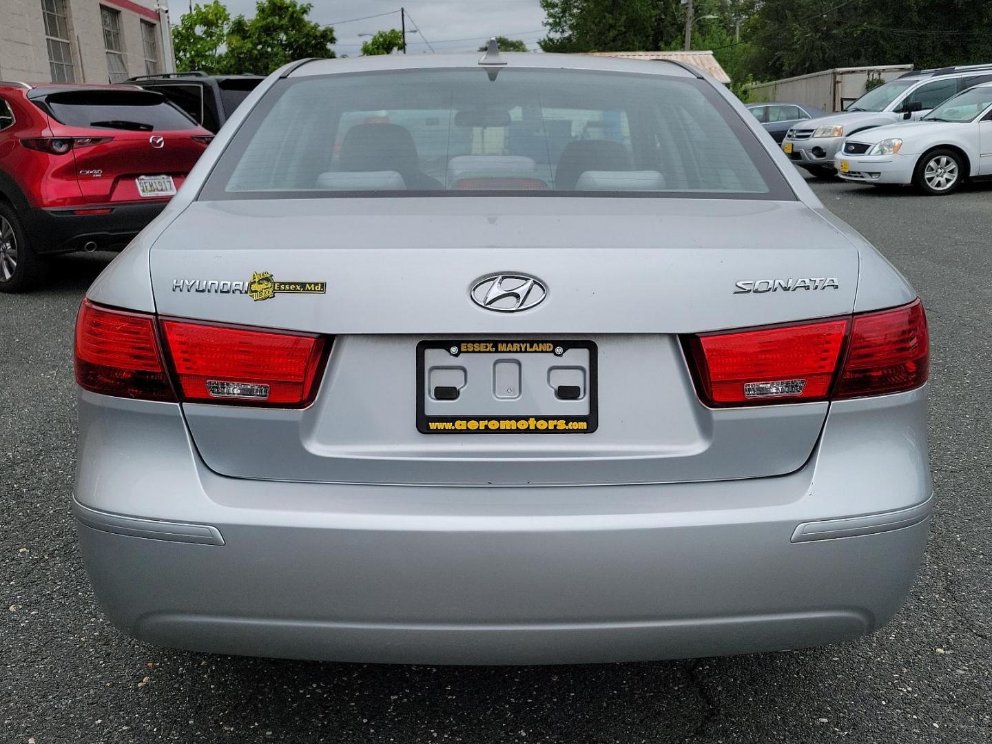 2010 Radiant Silver - SM /Gray - U7 Hyundai Sonata GLS PZEV (5NPET4ACXAH) with an 2.4L DOHC 16-valve I4 engine engine, located at 50 Eastern Blvd., Essex, MD, 21221, (410) 686-3444, 39.304367, -76.484947 - Discover your next ride with our stunning 2010 Hyundai Sonata GLS PZEV 4-door Sedan. Its radiant silver exterior is impeccably complemented by a tasteful gray interior, delivering a sleek modern aesthetic. This car is equipped with a robust 2.4L DOHC 16-valve i4 engine which promises an exhilarating - Photo#4