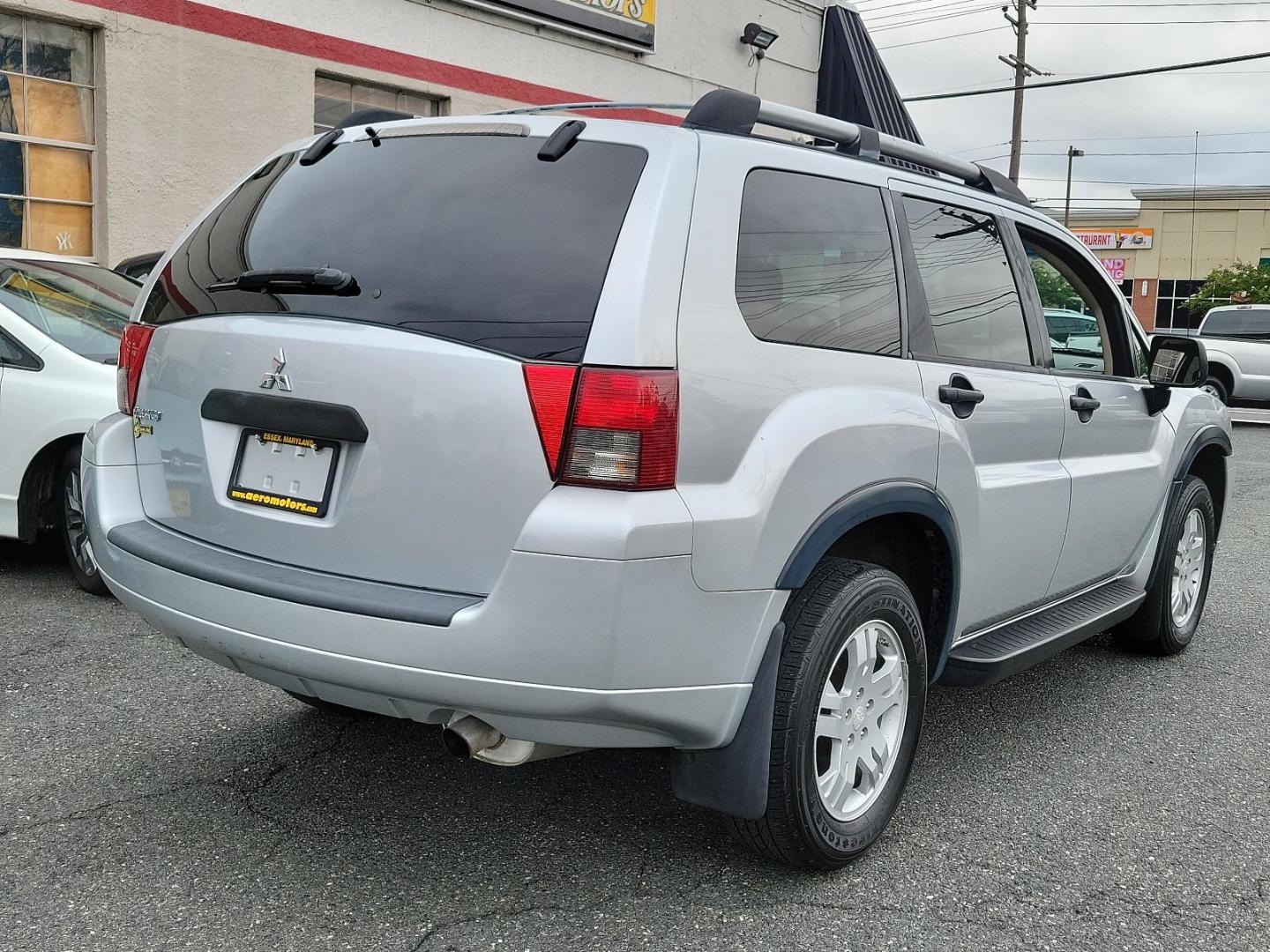 2007 Liquid Silver Metallic - A33 /Black - X Mitsubishi Endeavor LS (4A4MN21S67E) with an 3.8L SOHC SMPI 24-valve V6 engine engine, located at 50 Eastern Blvd., Essex, MD, 21221, (410) 686-3444, 39.304367, -76.484947 - Discover the perfect balance of power and reliability with this 2007 Mitsubishi Endeavor LS. Sculpted in an appealing silver exterior, this all-wheel-drive 4-door SUV is powered by a robust 3.8L SOHC SMPI 24-valve V6 engine that delivers captivating performance. This Mitsubishi Endeavor LS is renown - Photo#5