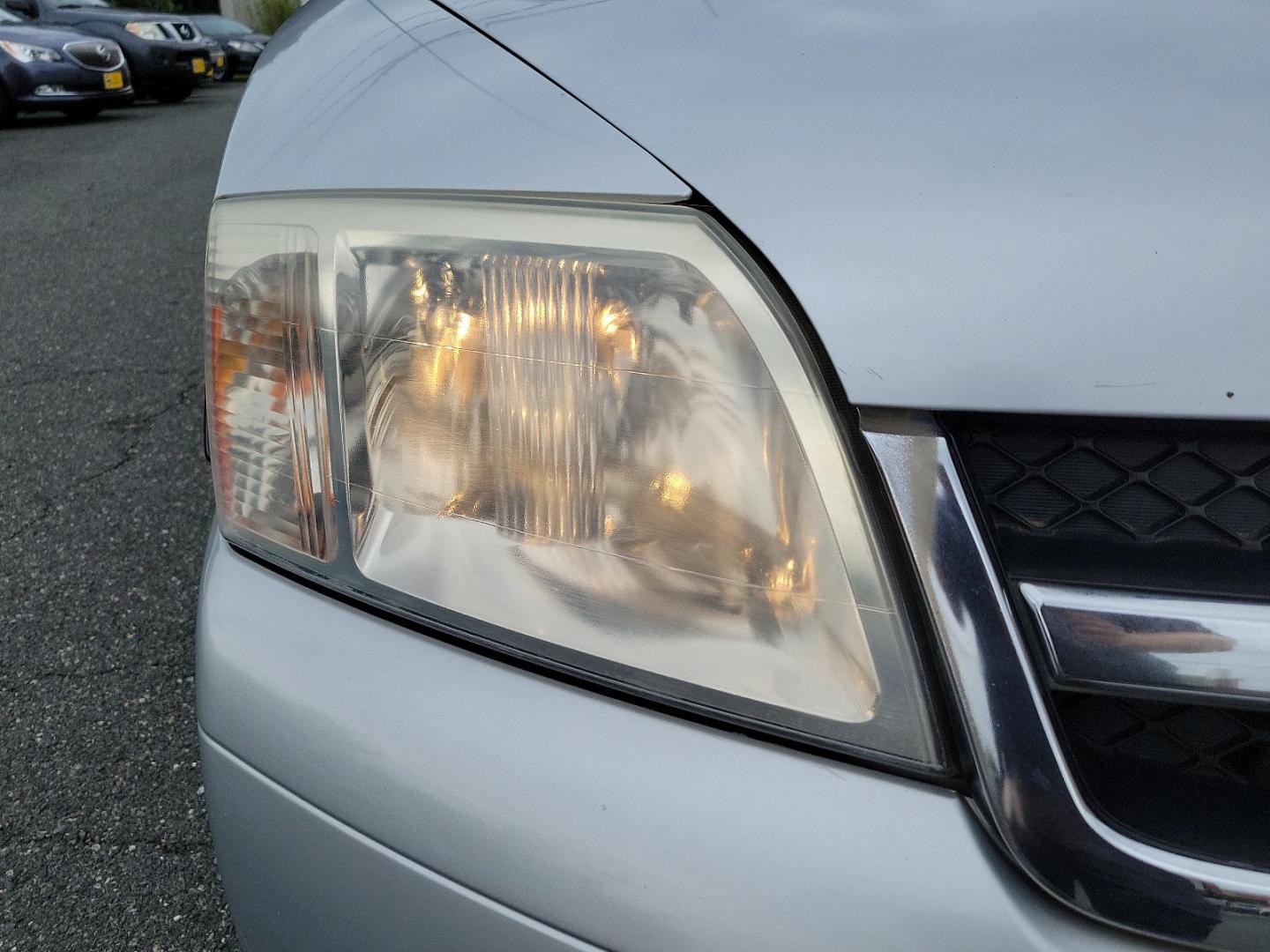 2007 Liquid Silver Metallic - A33 /Black - X Mitsubishi Endeavor LS (4A4MN21S67E) with an 3.8L SOHC SMPI 24-valve V6 engine engine, located at 50 Eastern Blvd., Essex, MD, 21221, (410) 686-3444, 39.304367, -76.484947 - Discover the perfect balance of power and reliability with this 2007 Mitsubishi Endeavor LS. Sculpted in an appealing silver exterior, this all-wheel-drive 4-door SUV is powered by a robust 3.8L SOHC SMPI 24-valve V6 engine that delivers captivating performance. This Mitsubishi Endeavor LS is renown - Photo#8