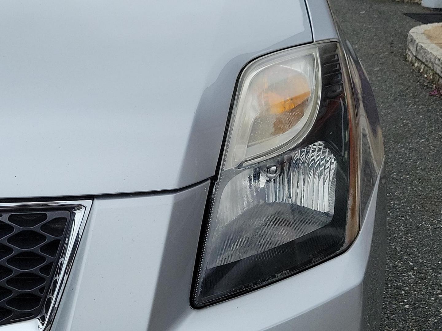 2011 Brilliant Silver /Charcoal - X Nissan Sentra 2.0 SR (3N1AB6APXBL) with an 2.0L DOHC 16-valve SMPI I4 engine engine, located at 50 Eastern Blvd., Essex, MD, 21221, (410) 686-3444, 39.304367, -76.484947 - Experience superior driving in this beautifully maintained 2011 Nissan Sentra 2.0 SR. This 4-door sedan features a powerful yet efficient 2.0L DOHC 16-valve SMPI I4 engine, guaranteeing smooth and responsive handling for all your on-road adventures. Its gorgeous brilliant silver exterior instantly c - Photo#8