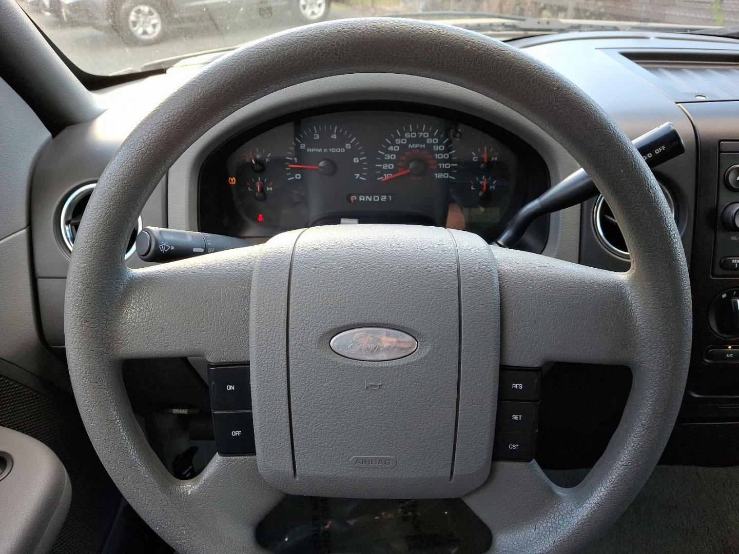 2007 Forest Green Metallic - GG /Black - B Ford F-150 XLT (1FTPX14V87F) with an 5.4L 24-VALVE EFI FFV V8 ENGINE engine, located at 50 Eastern Blvd., Essex, MD, 21221, (410) 686-3444, 39.304367, -76.484947 - Experience robust performance and rugged durability with our stunning 2007 Ford F-150, finished in a vibrant, green exterior that commands attention on the road! Engineered for longevity and reliability, this Ford model stands out in the full-size pickup truck segment, boasting commendable towing an - Photo#17