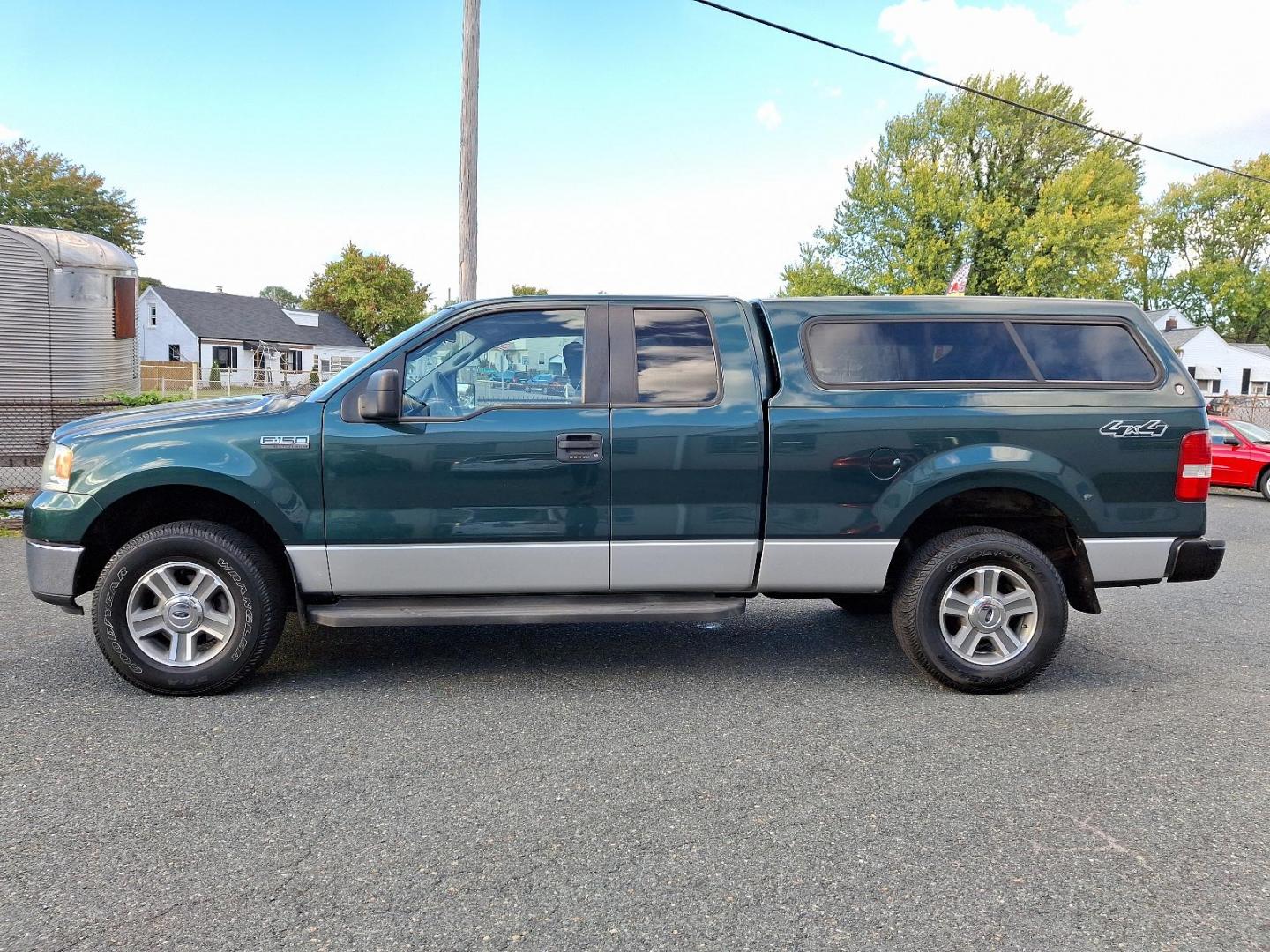 2007 Forest Green Metallic - GG /Black - B Ford F-150 XLT (1FTPX14V87F) with an 5.4L 24-VALVE EFI FFV V8 ENGINE engine, located at 50 Eastern Blvd., Essex, MD, 21221, (410) 686-3444, 39.304367, -76.484947 - Experience robust performance and rugged durability with our stunning 2007 Ford F-150, finished in a vibrant, green exterior that commands attention on the road! Engineered for longevity and reliability, this Ford model stands out in the full-size pickup truck segment, boasting commendable towing an - Photo#6