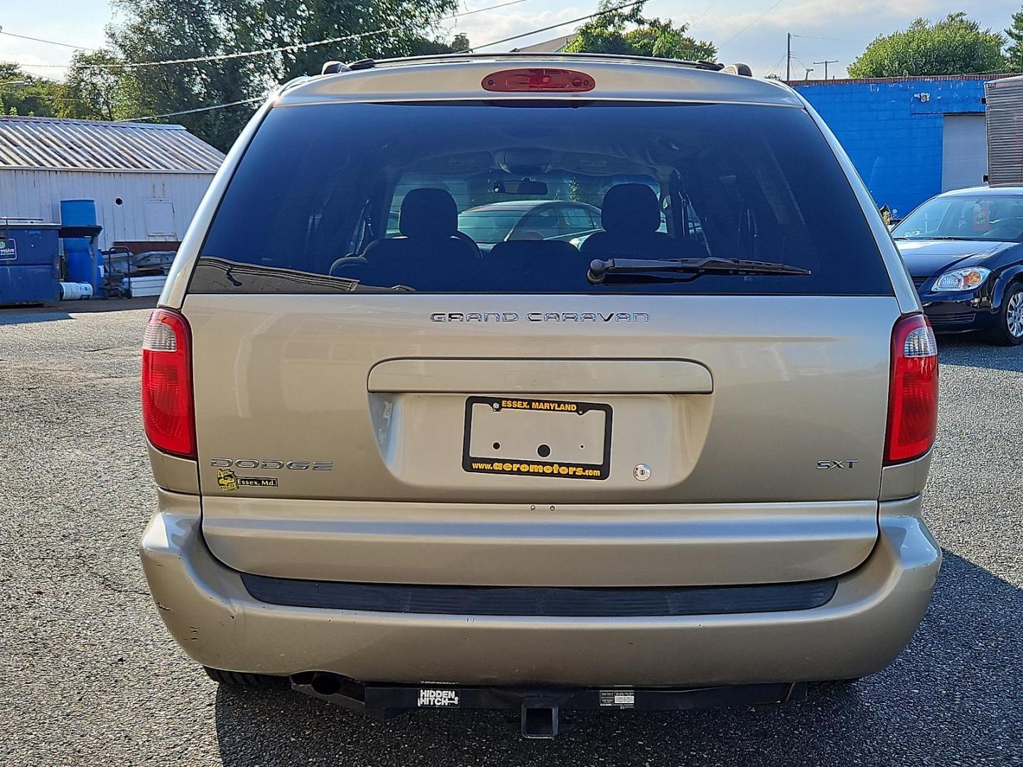 2006 Linen Gold Metallic Pearl - PYG /Dark Khaki/Lt Gray Stone - J1 Dodge Grand Caravan SXT (2D4GP44L66R) with an 3.8L OHV V6 ENGINE engine, located at 50 Eastern Blvd., Essex, MD, 21221, (410) 686-3444, 39.304367, -76.484947 - Introducing the 2006 Dodge Grand Caravan SXT, a classic family vehicle renowned for its reliability. The model available sports a sophisticated Linen Gold Metallic Pearl - PYG exterior, subtly complemented by a unique Dark Khaki/Lt Gray Stone - J1 interior, offering a premium look both inside and ou - Photo#4