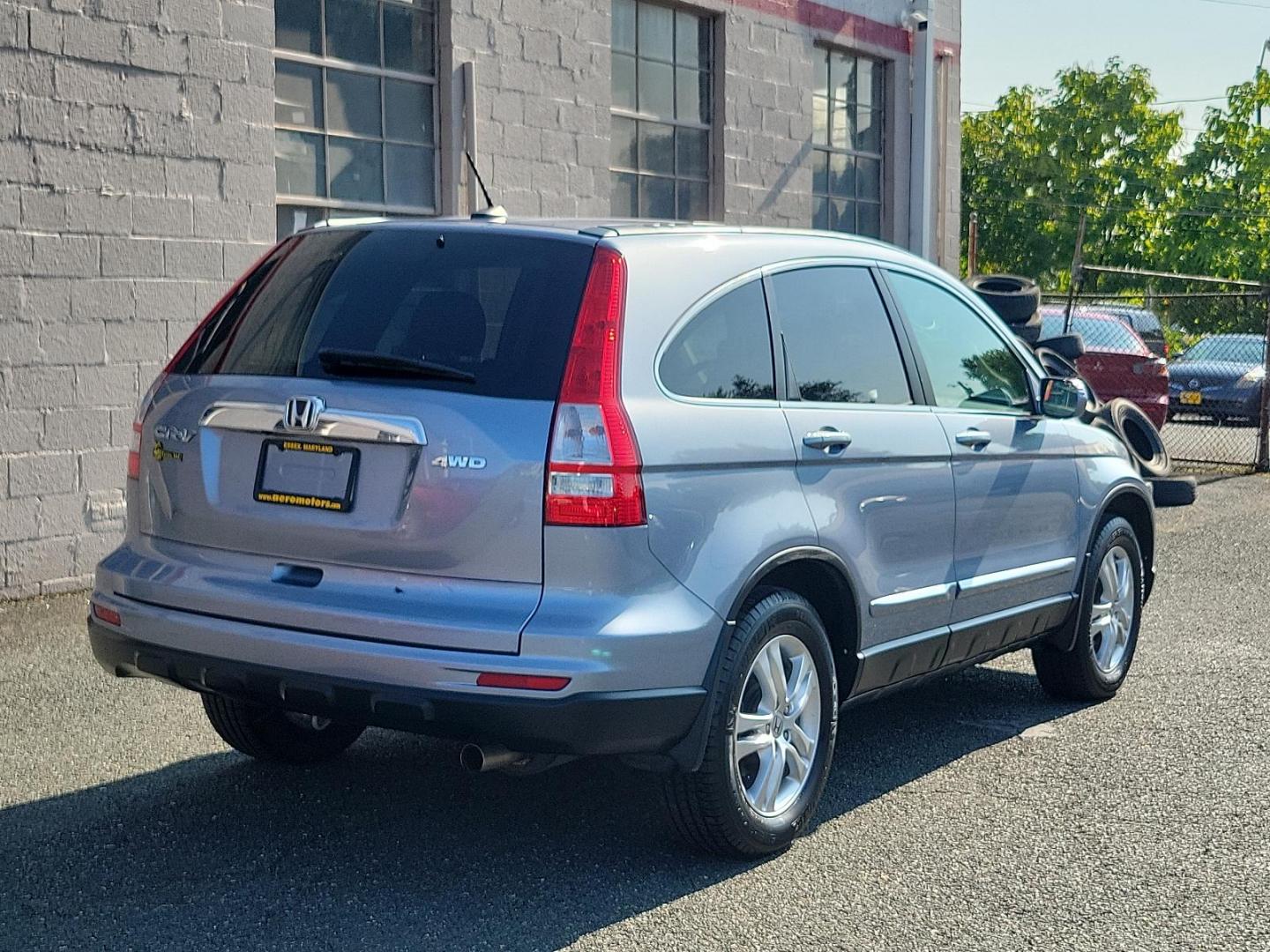 2010 Glacier Blue Metallic - BL /Gray - GR Honda CR-V EX-L (5J6RE4H79AL) with an 2.4L DOHC MPFI 16-valve i-VTEC I4 engine engine, located at 50 Eastern Blvd., Essex, MD, 21221, (410) 686-3444, 39.304367, -76.484947 - Presenting a stunning 2010 Honda CR-V EX-L 4WD for sale. This meticulously maintained SUV effortlessly combines superior driving performance with unmatched comfort. Housed under the tastefully designed glacier blue metallic exterior is a powerful 2.4L DOHC MPFI 16-valve i-VTEC i4 engine, known for i - Photo#5