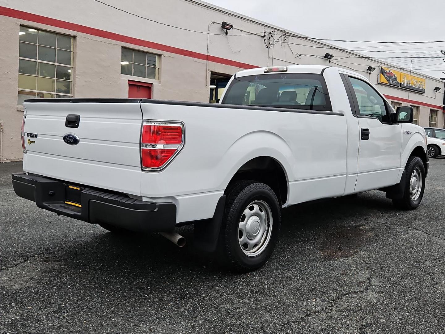 2013 Oxford White - YZ /Steel Gray - CS Ford F-150 XL (1FTMF1CM1DK) with an 3.7L V6 FFV ENGINE engine, located at 50 Eastern Blvd., Essex, MD, 21221, (410) 686-3444, 39.304367, -76.484947 - Presenting the robust 2013 Ford F-150 XL 2WD Regular Cab in a majestic Oxford White - YZ exterior finish. Its spacious and comfortable interior is adorned in a classy steel gray - CS shade, guaranteeing a stylish journey every time. At the heart of this reliable pickup truck is its 3.7L V6 FFV engin - Photo#3