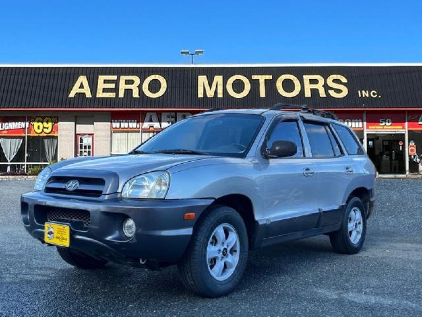 2005 Silver Hyundai SANTA FE GLS (KM8SC73D15U) with an 2.7L 6 Cylinder Fuel Injected engine, 4X4 transmission, located at 50 Eastern Blvd., Essex, MD, 21221, (410) 686-3444, 39.304367, -76.484947 - Photo#0