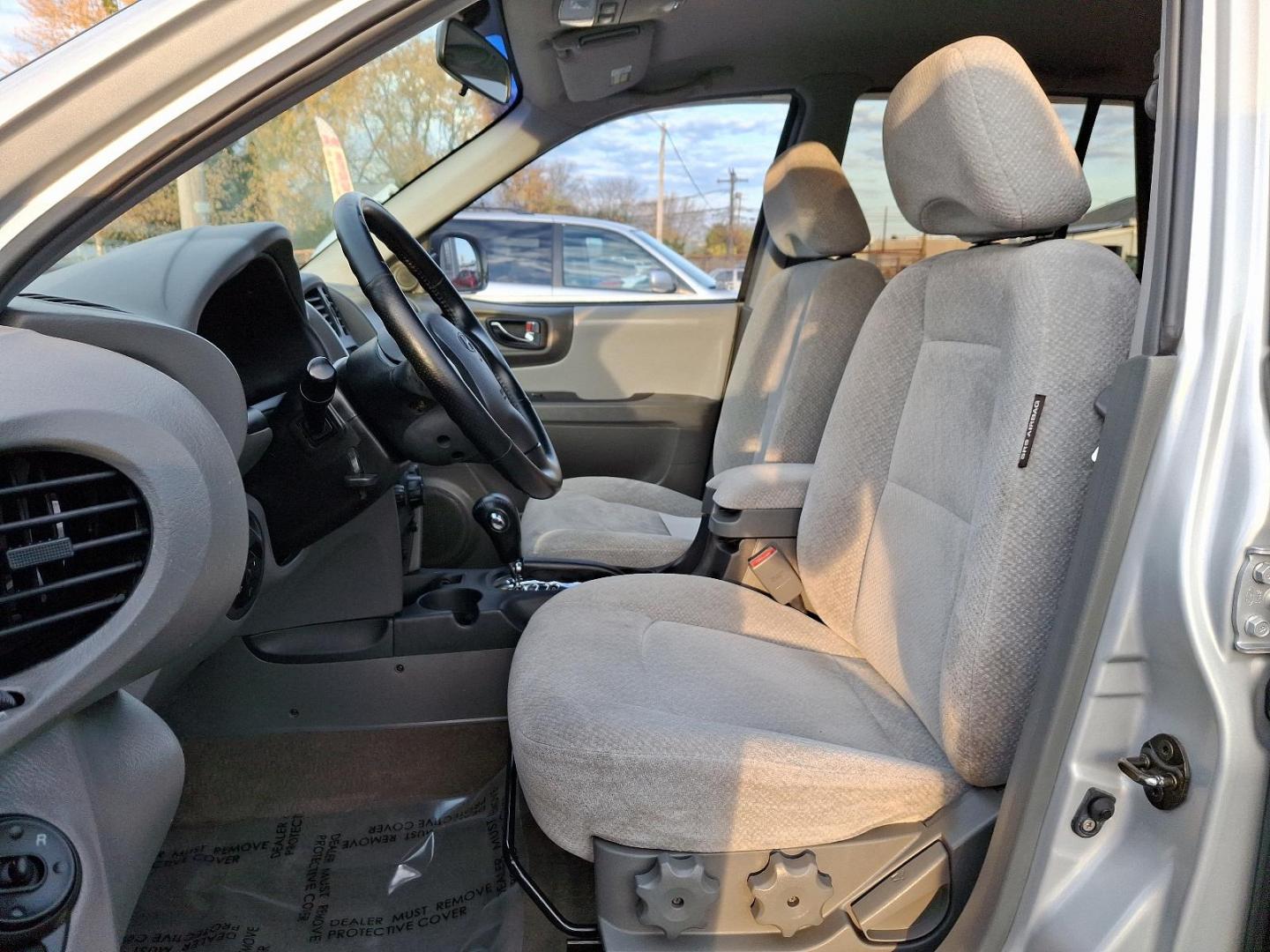 2005 Silver Hyundai SANTA FE GLS (KM8SC73D15U) with an 2.7L 6 Cylinder Fuel Injected engine, 4X4 transmission, located at 50 Eastern Blvd., Essex, MD, 21221, (410) 686-3444, 39.304367, -76.484947 - Photo#35