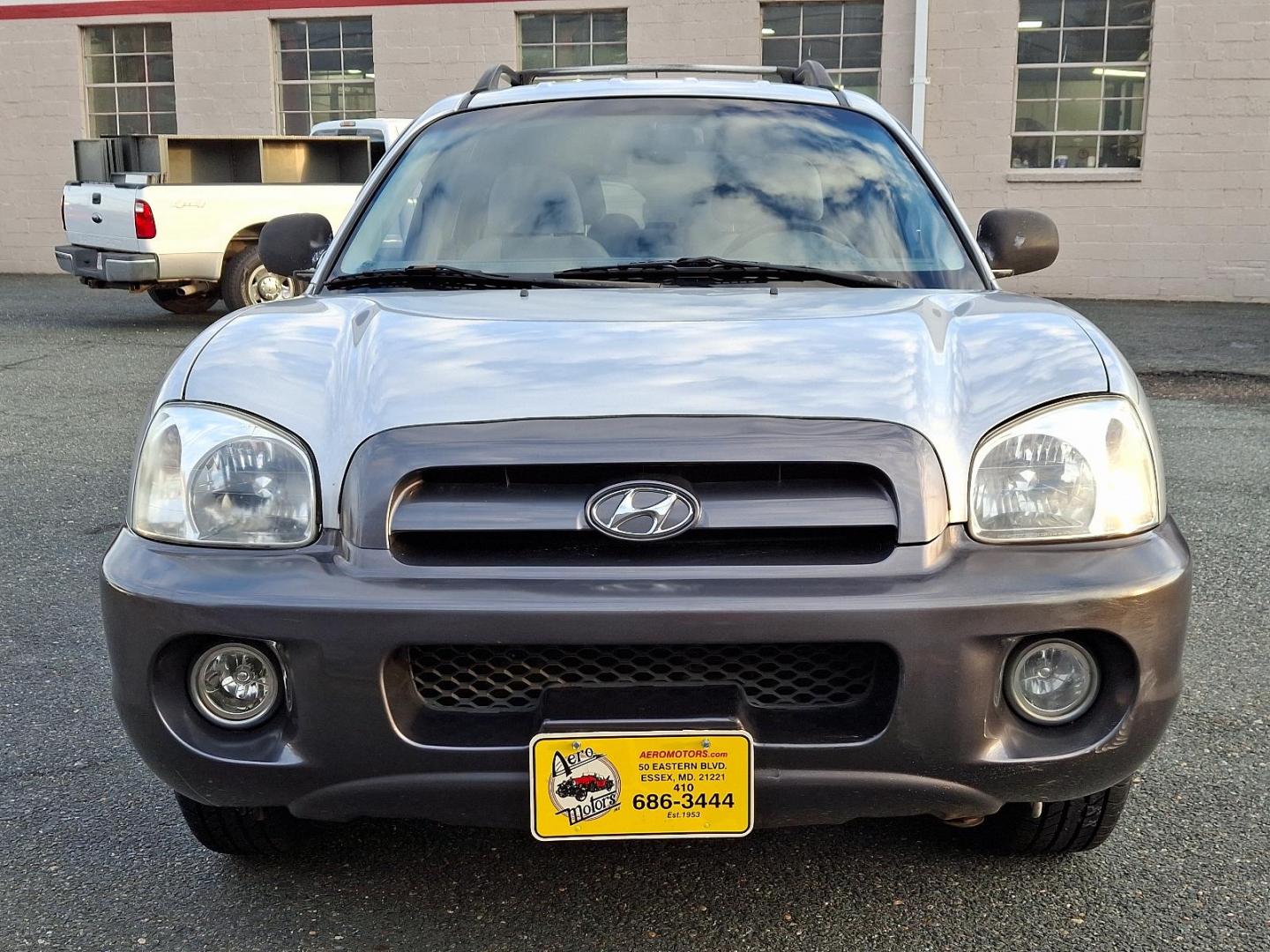 2005 Silver Hyundai SANTA FE GLS (KM8SC73D15U) with an 2.7L 6 Cylinder Fuel Injected engine, 4X4 transmission, located at 50 Eastern Blvd., Essex, MD, 21221, (410) 686-3444, 39.304367, -76.484947 - Photo#25