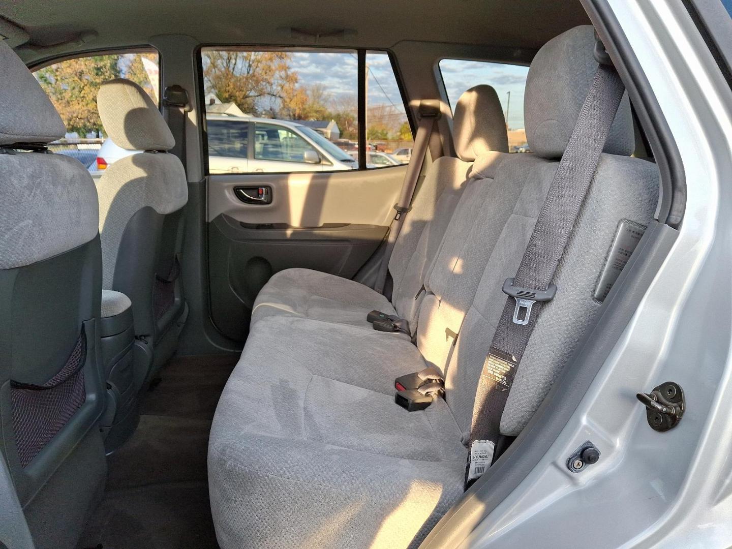 2005 Silver Hyundai SANTA FE GLS (KM8SC73D15U) with an 2.7L 6 Cylinder Fuel Injected engine, 4X4 transmission, located at 50 Eastern Blvd., Essex, MD, 21221, (410) 686-3444, 39.304367, -76.484947 - Photo#32