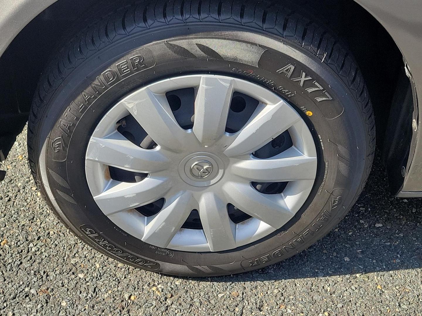 2006 Phantom Gray Pearl - 1E3 /Stone - 95 Toyota Camry LE (4T1BE32K86U) with an 2.4L DOHC SEFI 16-valve 4-cyl engine w/VVT-i engine, located at 50 Eastern Blvd., Essex, MD, 21221, (410) 686-3444, 39.304367, -76.484947 - Experience the perfect blend of efficiency and reliability with this 2006 Toyota Camry LE. Cloaked in a sleek Phantom Gray Pearl exterior, this sedan offers a spacious interior dressed in Stone - 95 hues, exuding style and comfort simultaneously. Under the hood, a hardy 2.4L DOHC SEFI 16-valve 4-Cyl - Photo#7