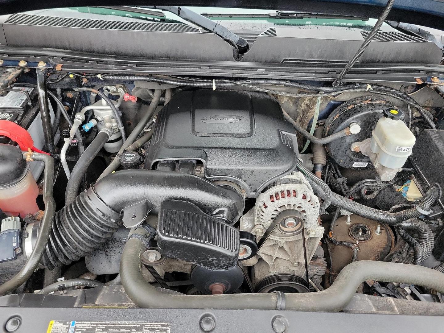 2009 Midnight Blue Metallic - 37U /Ebony - 193 GMC Sierra 1500 SLE (1GTEC29J49Z) with an ENGINE, VORTEC 5.3L V8 SFI WITH ACTIVE FUEL MANAGEMENT (315 HP [234.9 KW] @ 5200 RPM, 338 LB-FT OF TORQUE [456.3 NM] @ 4400 RPM), IRON BLOCK engine, located at 50 Eastern Blvd., Essex, MD, 21221, (410) 686-3444, 39.304367, -76.484947 - Experience the remarkable blend of power and elegance with this 2009 GMC Sierra 1500 SLE! Resplendent in a striking Midnight Blue Metallic exterior, it commands attention at every turn. Inside, its ebony interior exudes class and lavish comfort. Under the hood, it packs a Vortec 5.3L V8 SFI engine w - Photo#20