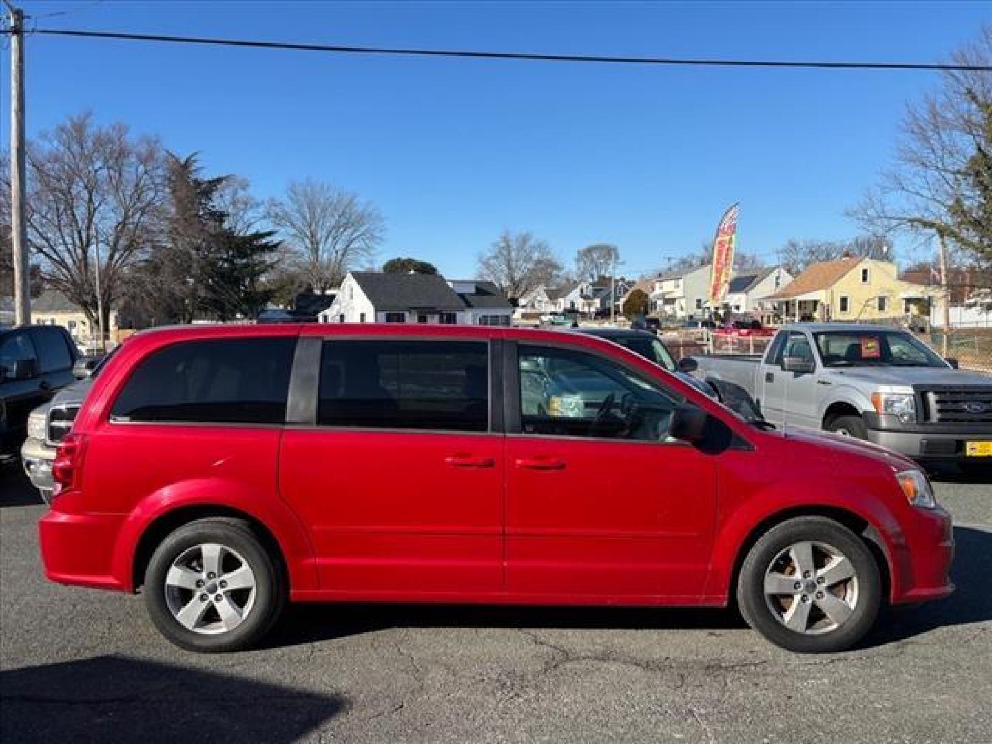 2013 Red Dodge Grand Caravan SE (2C4RDGBG3DR) with an 3.6L Pentastar 3.6L V6 283hp 260ft. lbs. Sequential-Port F.I. engine, 6-Speed Shiftable Automatic transmission, located at 50 Eastern Blvd., Essex, MD, 21221, (410) 686-3444, 39.304367, -76.484947 - Photo#6