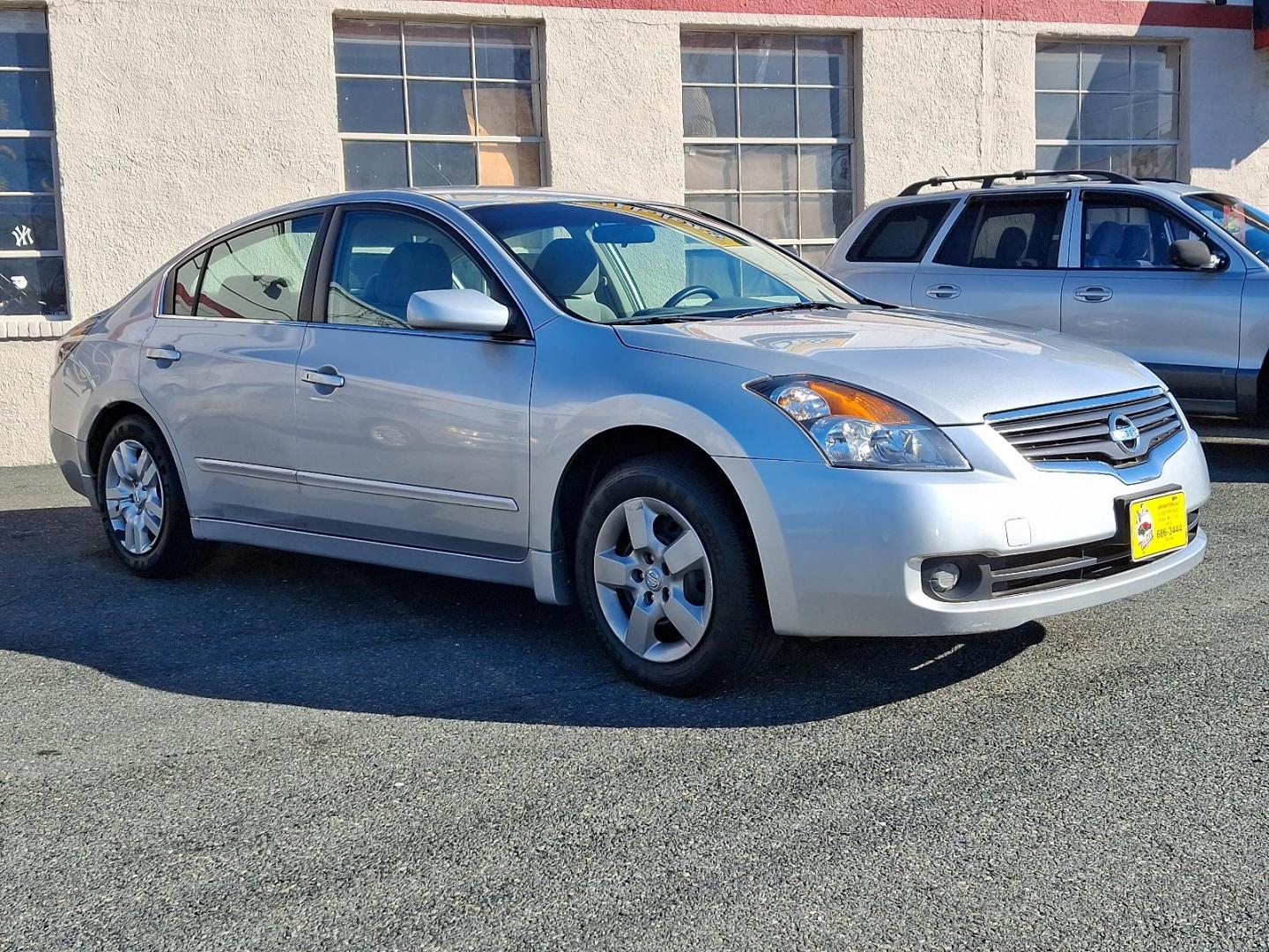 2009 Radiant Silver Metallic - K12 /Frost - K Nissan Altima 2.5 S (1N4AL21E89N) with an 2.5L DOHC 16-valve I4 engine engine, located at 50 Eastern Blvd., Essex, MD, 21221, (410) 686-3444, 39.304367, -76.484947 - Discover the perfect blend of performance and style in this 2009 Nissan Altima 2.5 S 4dr Sedan. Powered by a 2.5L DOHC 16-valve I4 engine, reliability has never looked so good. The Altima's dynamic drive is enhanced by its sleek design and radiant silver metallic exterior. Inside, a frost interior p - Photo#2