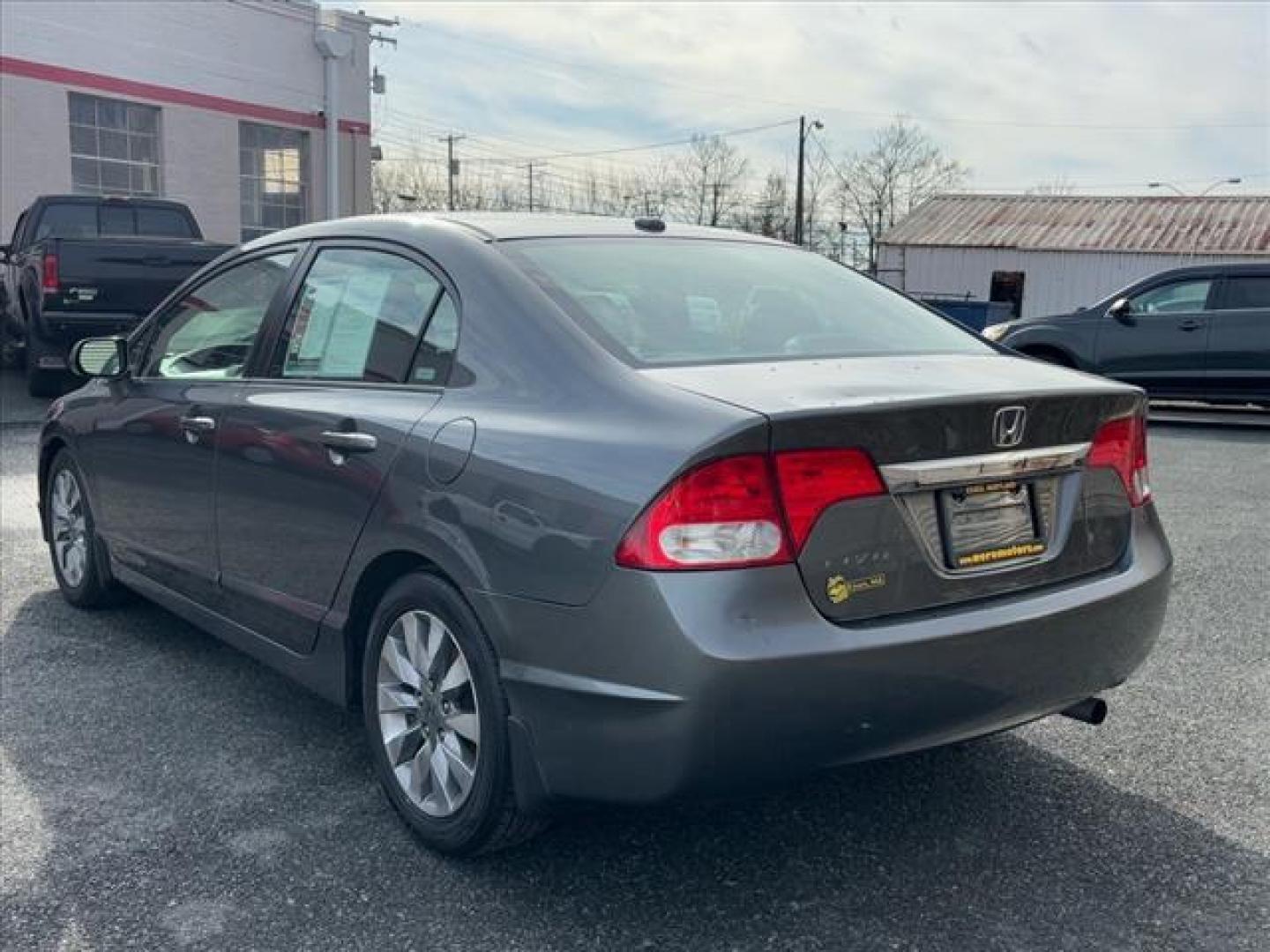 2009 Gray Honda Civic EX-L w/Navi (2HGFA16949H) with an 1.8L 1.8L I4 140hp 128ft. lbs. Fuel Injected engine, 5-Speed Automatic transmission, located at 50 Eastern Blvd., Essex, MD, 21221, (410) 686-3444, 39.304367, -76.484947 - Photo#2