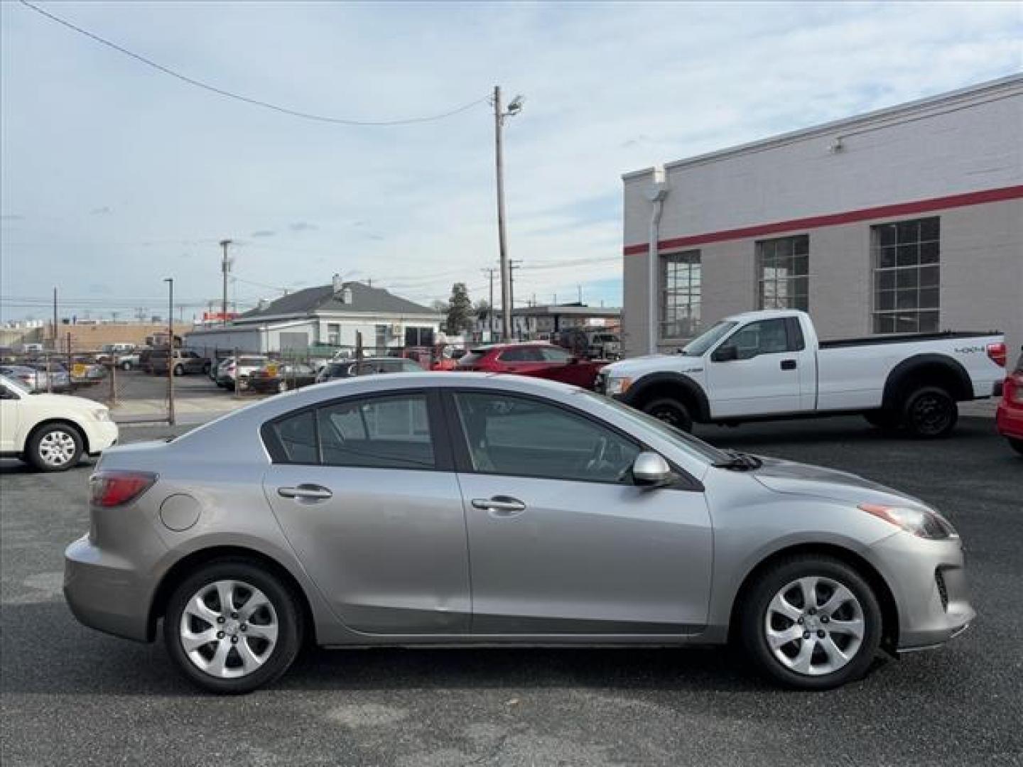 2013 Gray Mazda Mazda3 i SV (JM1BL1TG6D1) with an 2.0L 4 Cylinder Fuel Injected engine, Automatic transmission, located at 50 Eastern Blvd., Essex, MD, 21221, (410) 686-3444, 39.304367, -76.484947 - Photo#5