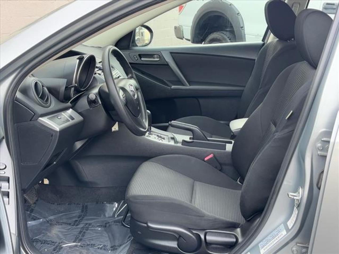 2013 Gray Mazda Mazda3 i SV (JM1BL1TG6D1) with an 2.0L 4 Cylinder Fuel Injected engine, Automatic transmission, located at 50 Eastern Blvd., Essex, MD, 21221, (410) 686-3444, 39.304367, -76.484947 - Photo#11