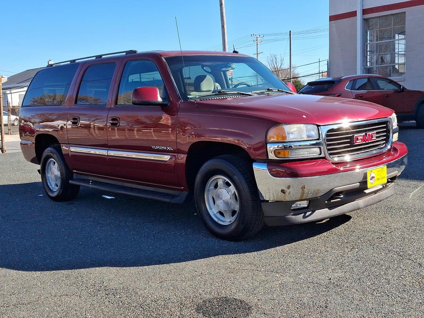 2005 Sport Red Metallic - 63U /Pewter/Dark Pewter - 92 GMC Yukon XL SLE (1GKEC16Z25J) with an ENGINE, VORTEC 5300 V8 SFI FLEX-FUEL, CAPABLE OF RUNNING ON UNLEADED OR UP TO 85% ETHANOL engine, located at 50 Eastern Blvd., Essex, MD, 21221, (410) 686-3444, 39.304367, -76.484947 - Discover the versatility and power of the 2005 GMC Yukon XL SLE, a spacious and reliable SUV designed to meet all your needs. Featuring an eye-catching Sport Red Metallic exterior paired with a sophisticated Pewter/Dark Pewter interior, this vehicle combines style with comfort. Under the hood, the - Photo#2