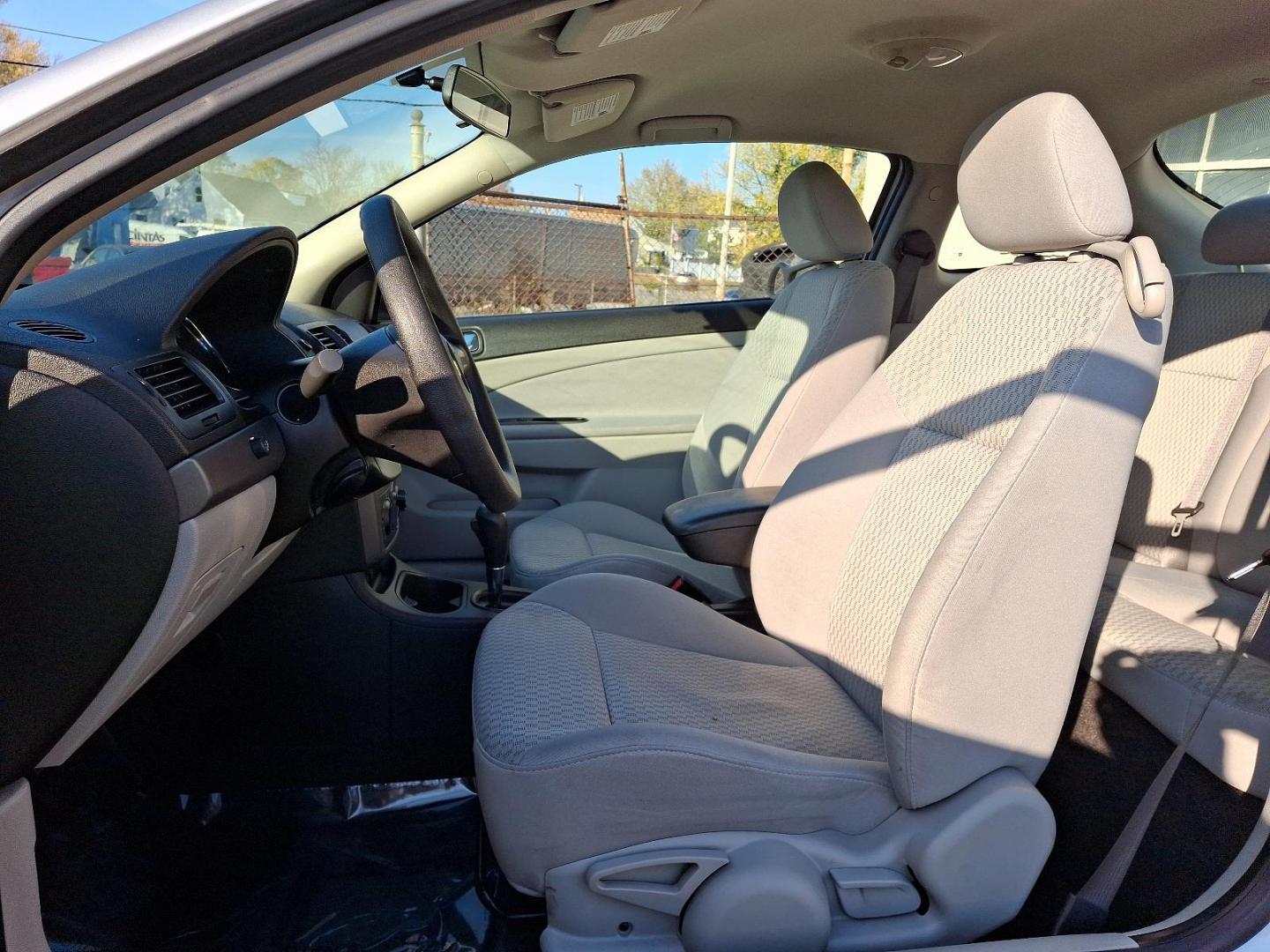 2007 Ultra Silver Metallic - 95U /Gray - 14 Chevrolet Cobalt LT (1G1AL15F277) with an ENGINE, ECOTEC 2.2L DOHC 16-VALVE 4-CYLINDER SFI engine, located at 50 Eastern Blvd., Essex, MD, 21221, (410) 686-3444, 39.304367, -76.484947 - Introducing the 2007 Chevrolet Cobalt, a reliable and stylish compact car designed for those who appreciate quality and performance. This silver beauty boasts a sleek, eye-catching exterior that enhances its sporty persona while effortlessly standing out on the road. Under the hood, the Cobalt is p - Photo#12