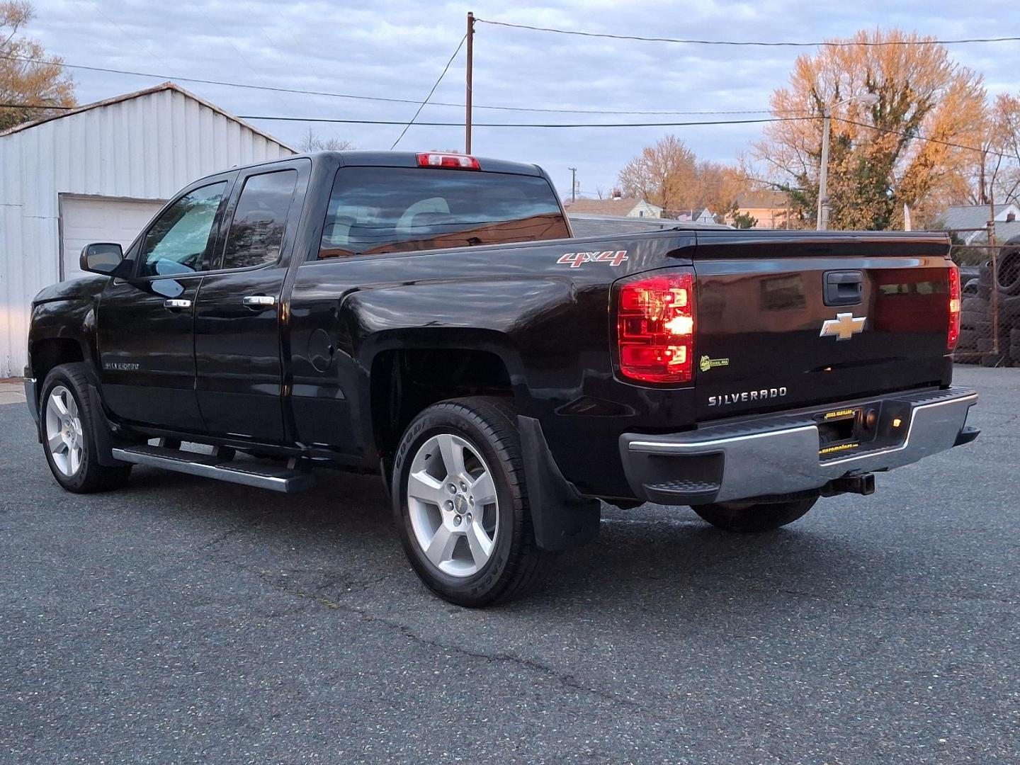 2015 Black Chevrolet Silverado 1500 (1GCVKPEC2FZ) with an 5.3L 8 Cylinder Fuel Injected engine, AT4X4 transmission, located at 50 Eastern Blvd., Essex, MD, 21221, (410) 686-3444, 39.304367, -76.484947 - Photo#5