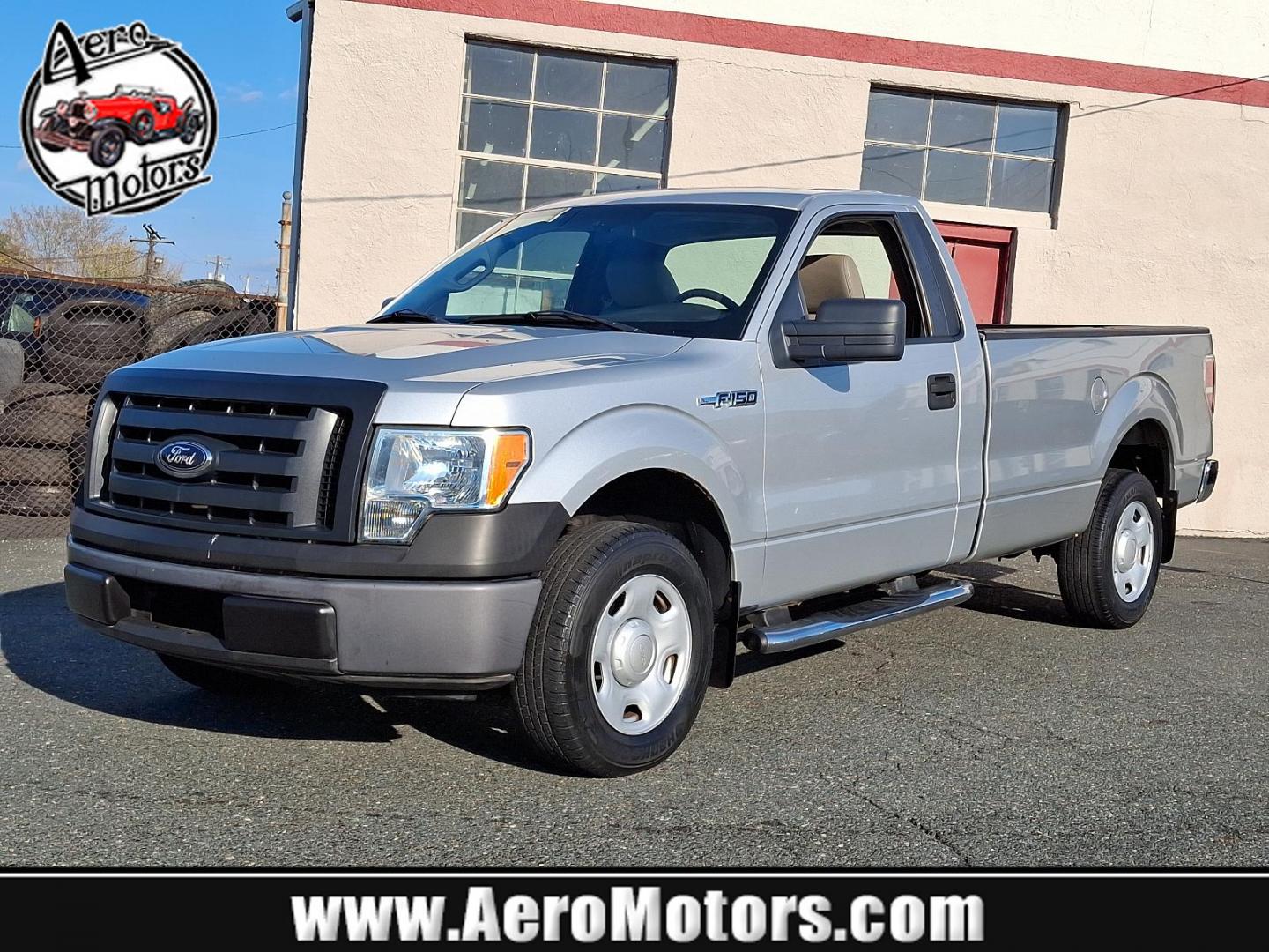 2009 Brilliant Silver Metallic - UI /Medium Stone - AE Ford F-150 XL (1FTRF12819K) with an 4.6L 3V EFI V8 ENGINE engine, located at 50 Eastern Blvd., Essex, MD, 21221, (410) 686-3444, 39.304367, -76.484947 - Discover the perfect blend of power and versatility with this 2009 Ford F-150, featuring a sleek silver exterior that exudes professionalism and style. Renowned for its robust performance and reliability, this iconic pickup truck is equipped to handle both work and play with ease. Under the hood, t - Photo#0