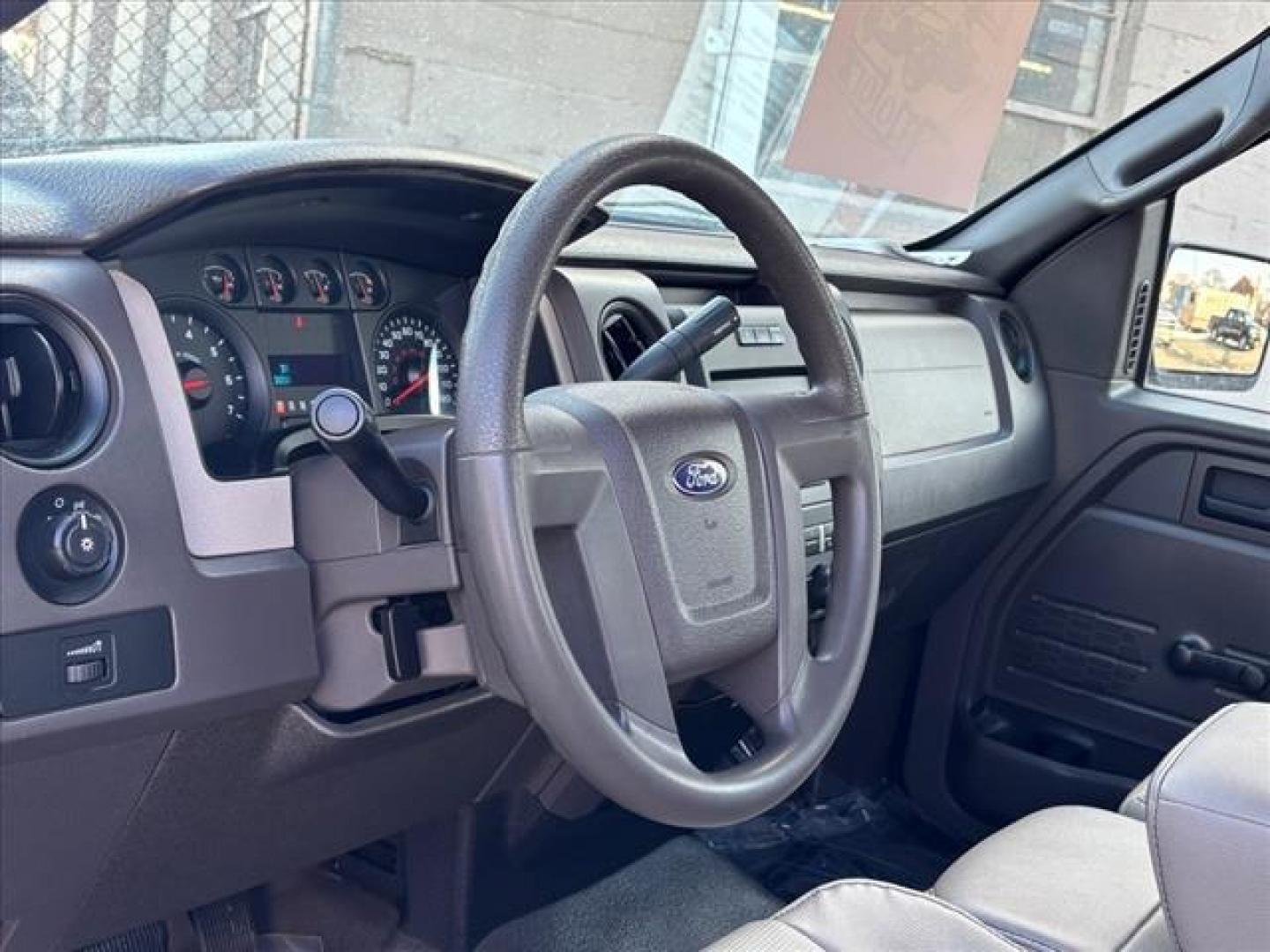 2009 Brilliant Silver Clearcoat Metallic Ford F-150 XL (1FTRF12819K) with an 4.6L 4.6L 3V V8 292hp 320ft. lbs. Sequential-Port F.I. engine, 6-Speed Automatic transmission, located at 50 Eastern Blvd., Essex, MD, 21221, (410) 686-3444, 39.304367, -76.484947 - Photo#10