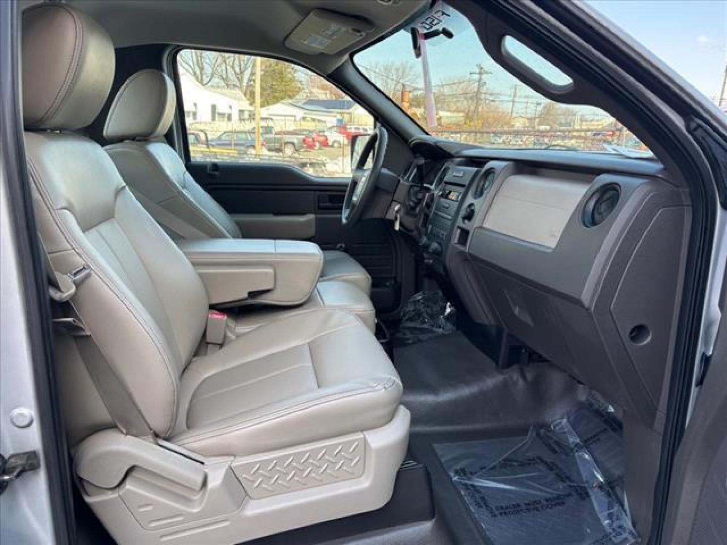 2009 Brilliant Silver Clearcoat Metallic Ford F-150 XL (1FTRF12819K) with an 4.6L 4.6L 3V V8 292hp 320ft. lbs. Sequential-Port F.I. engine, 6-Speed Automatic transmission, located at 50 Eastern Blvd., Essex, MD, 21221, (410) 686-3444, 39.304367, -76.484947 - Photo#13