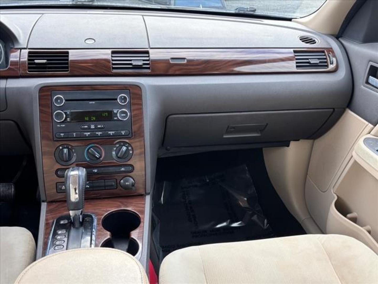 2008 Tan Ford Taurus SEL (1FAHP24WX8G) with an 3.5L 6 Cylinder Sequential-Port F.I. engine, Automatic transmission, located at 50 Eastern Blvd., Essex, MD, 21221, (410) 686-3444, 39.304367, -76.484947 - Photo#15