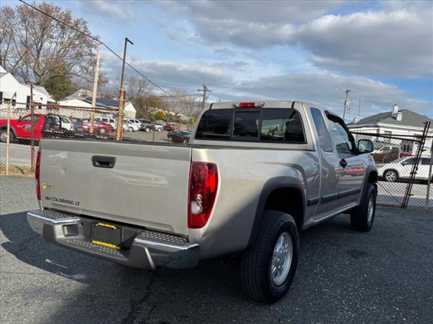 2007 Silver Chevrolet Colorado (1GCDT19E078) with an 3.7L 5 Cylinder Fuel Injected engine, Automatic transmission, located at 50 Eastern Blvd., Essex, MD, 21221, (410) 686-3444, 39.304367, -76.484947 - Photo#3