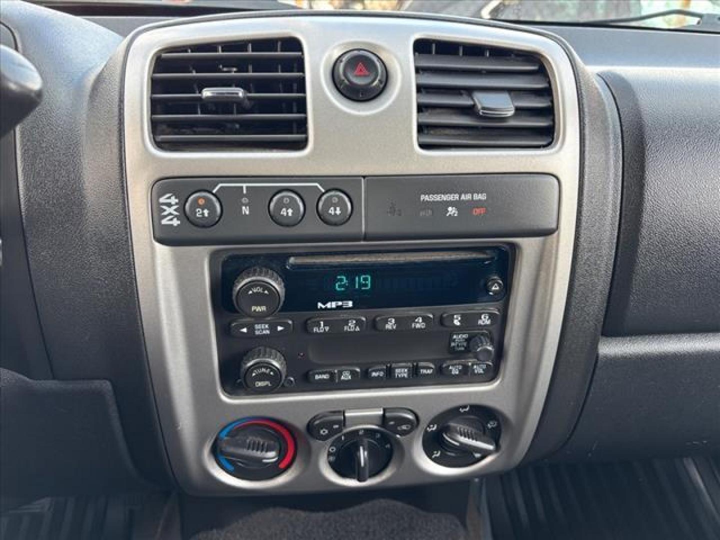 2007 Silver Chevrolet Colorado (1GCDT19E078) with an 3.7L 5 Cylinder Fuel Injected engine, Automatic transmission, located at 50 Eastern Blvd., Essex, MD, 21221, (410) 686-3444, 39.304367, -76.484947 - Photo#16